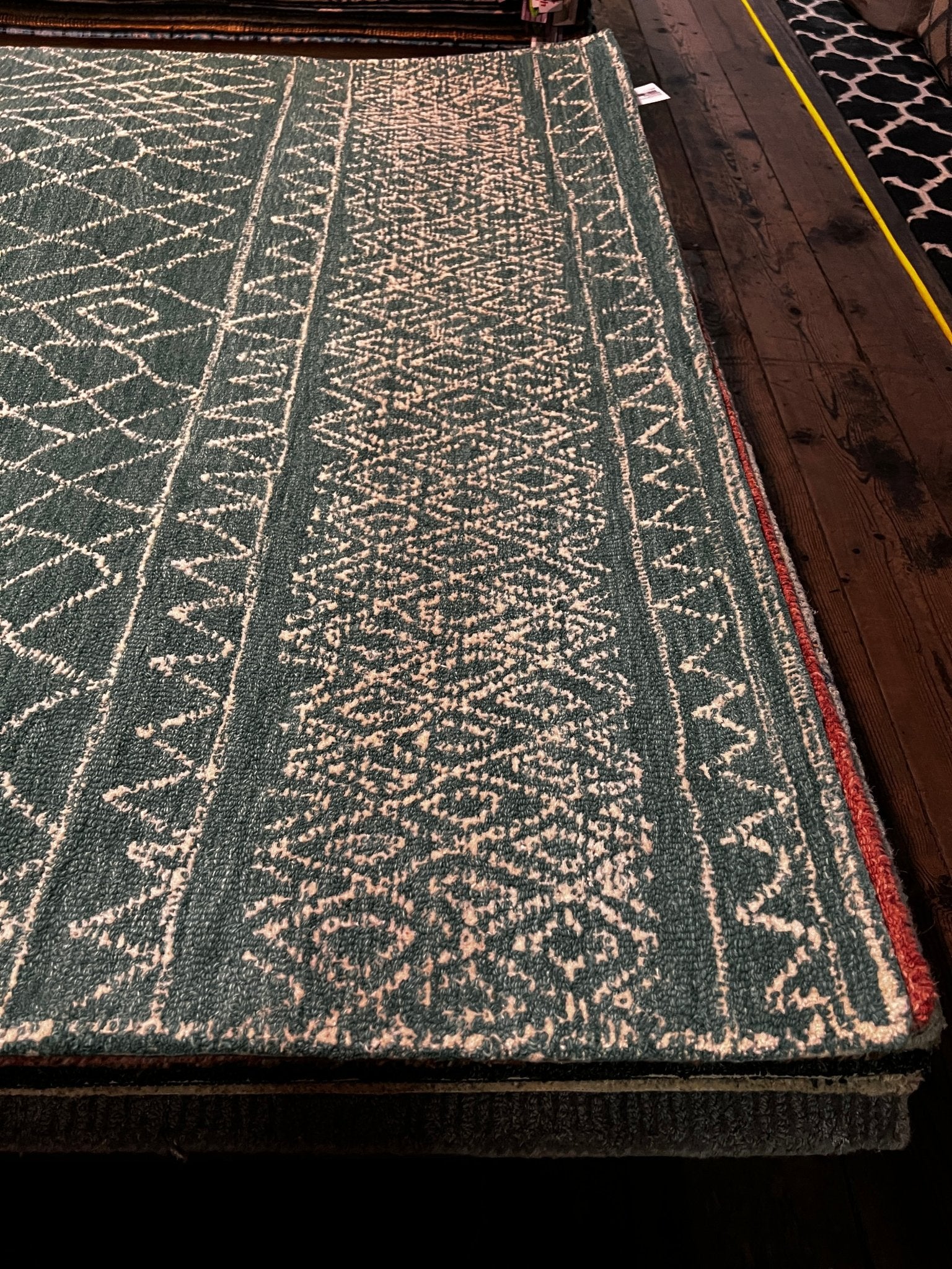 Blue Nile 5x8 Hand-Tufted Green & Ivory Erased | Banana Manor Rug Factory Outlet
