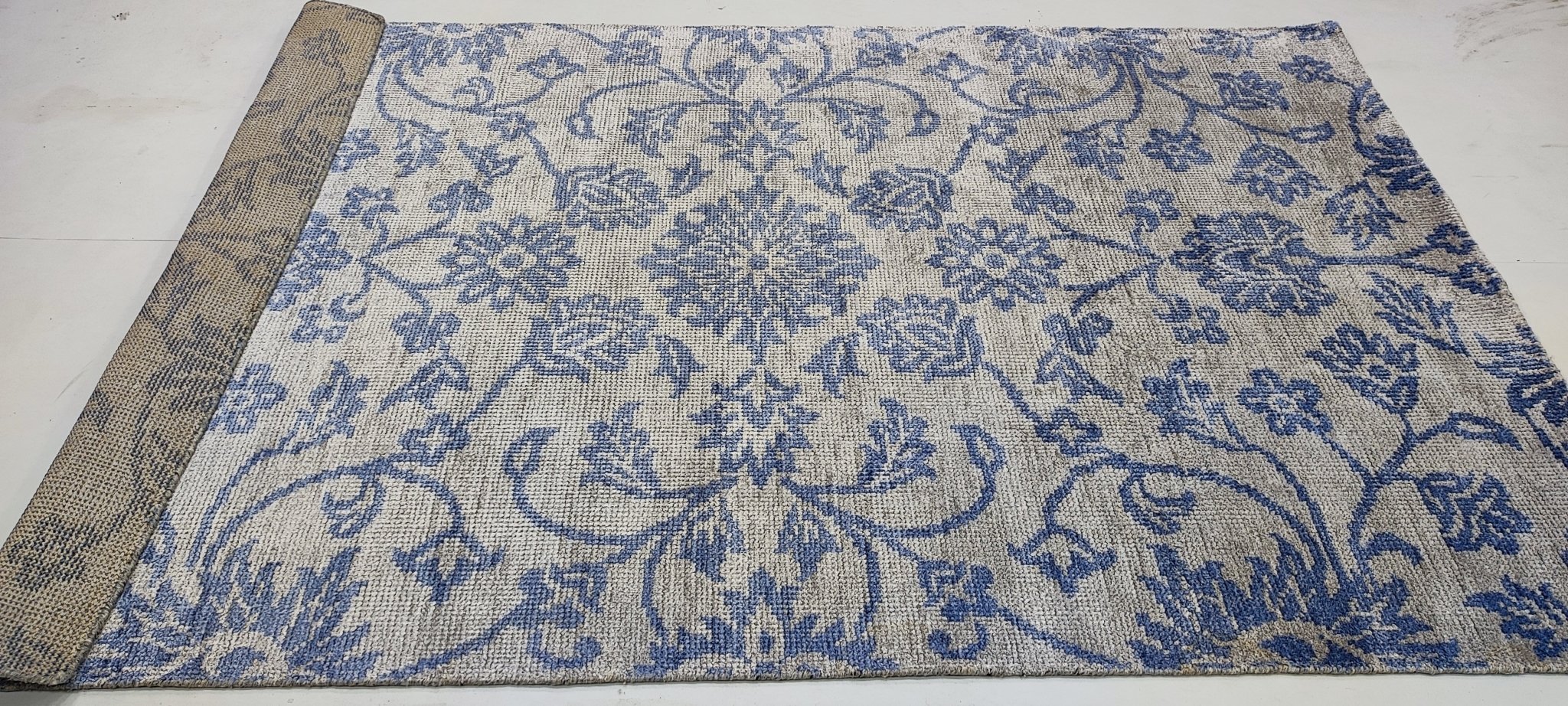 Bo Brady 5x8 Hand-Knotted Grey & Light Blue Floral | Banana Manor Rug Factory Outlet