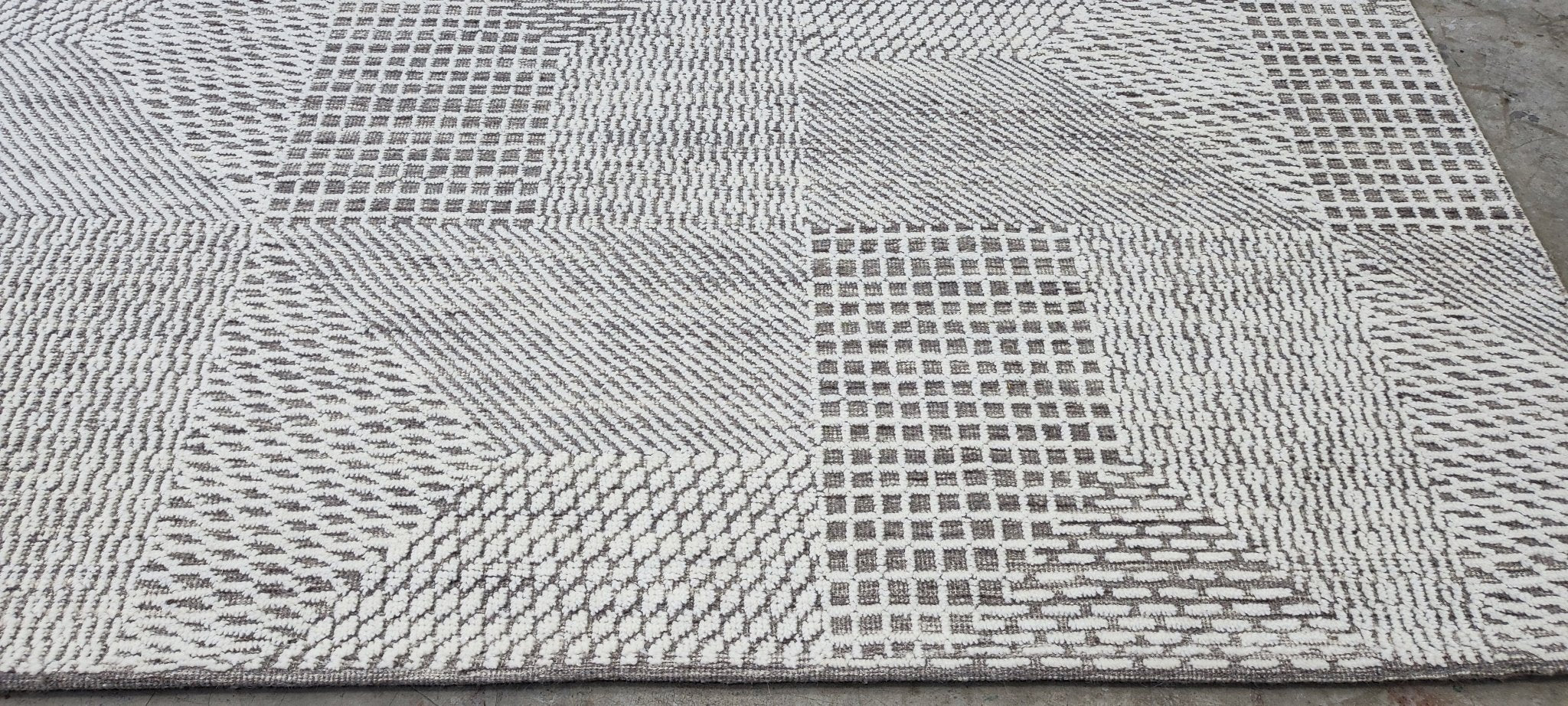 Bobby 8x10 Hand-Knotted Ivory & Grey High Low | Banana Manor Rug Factory Outlet