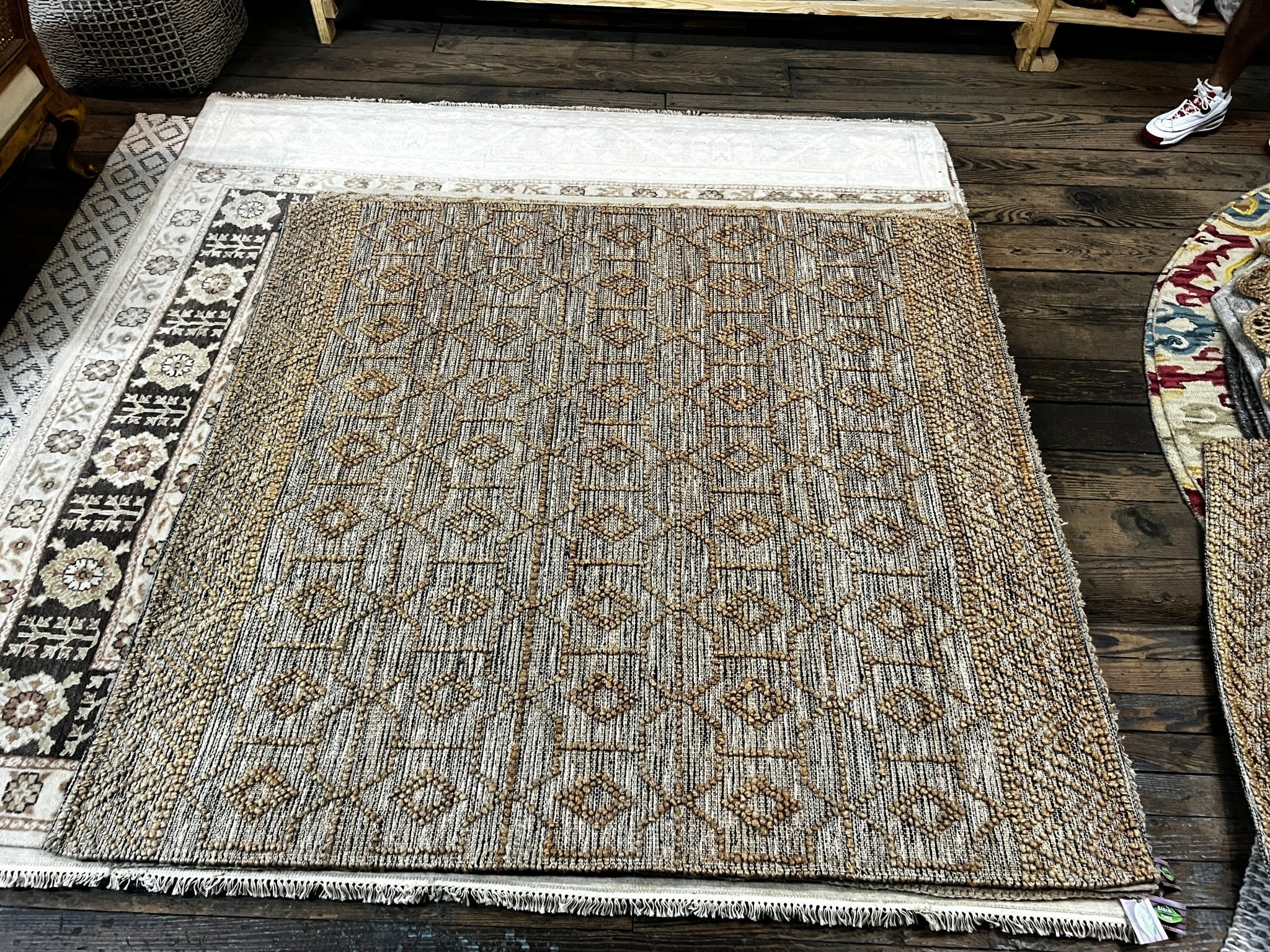 Boom Boom 6x6 Square Handwoven Jute Rug (Assorted Designs) | Banana Manor Rug Factory Outlet