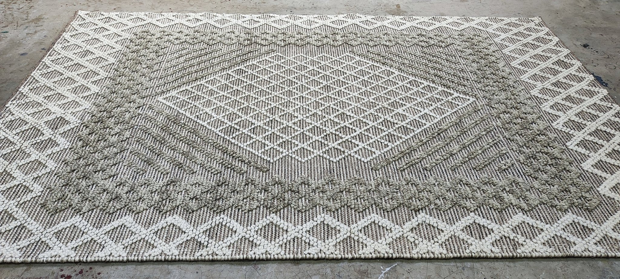 Boucherie 5x8 Handwoven Ivory & Grey High Low | Banana Manor Rug Factory Outlet