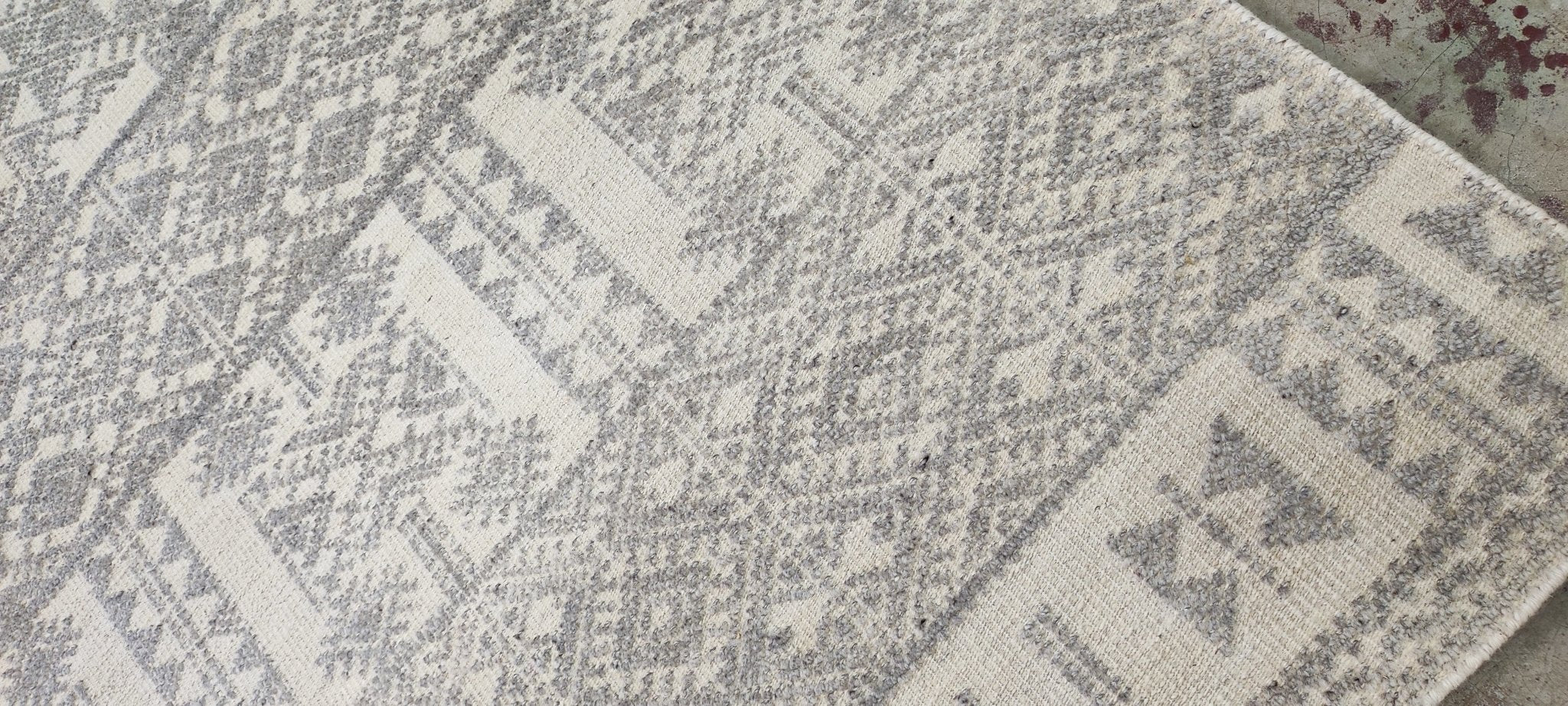 Brian Sergent Hand-Knotted Modern Ivory and Grey High-Low 4x6 | Banana Manor Rug Company