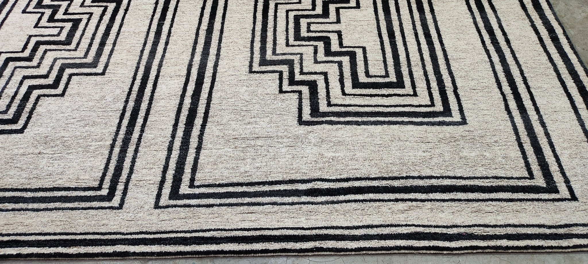 Bud 9x12 Hand-Knotted Beige & Dark Grey Modern | Banana Manor Rug Factory Outlet