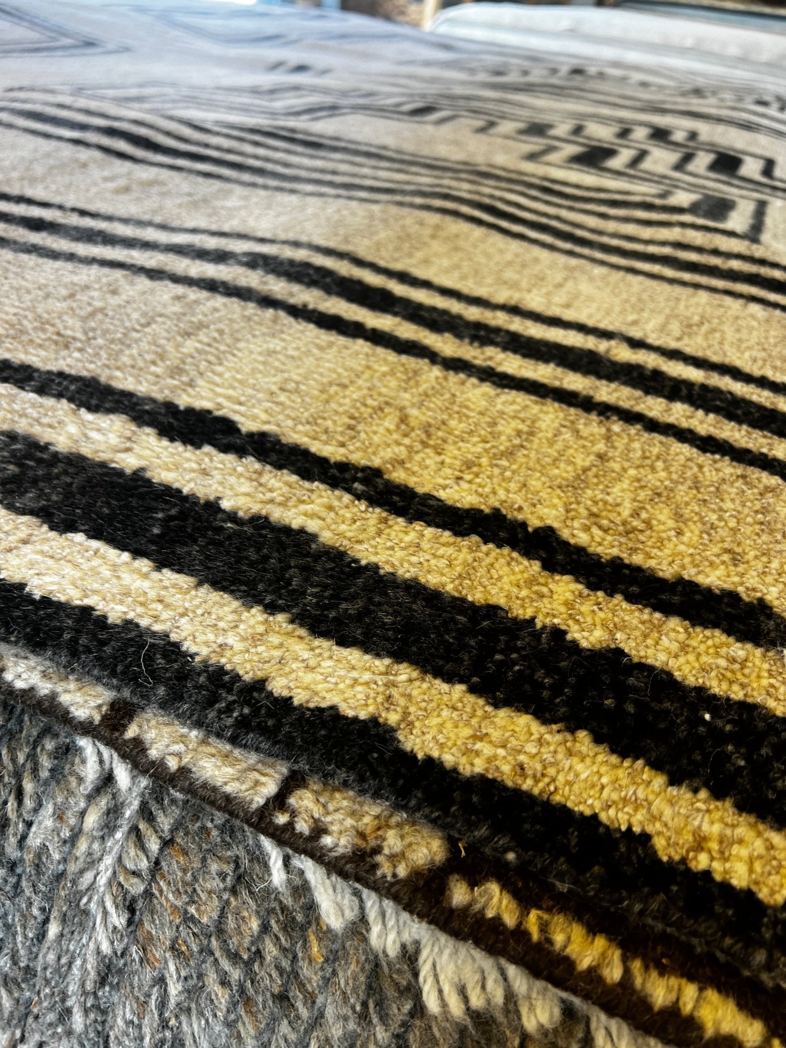 Bud 9x12 Hand-Knotted Beige & Dark Grey Modern | Banana Manor Rug Factory Outlet