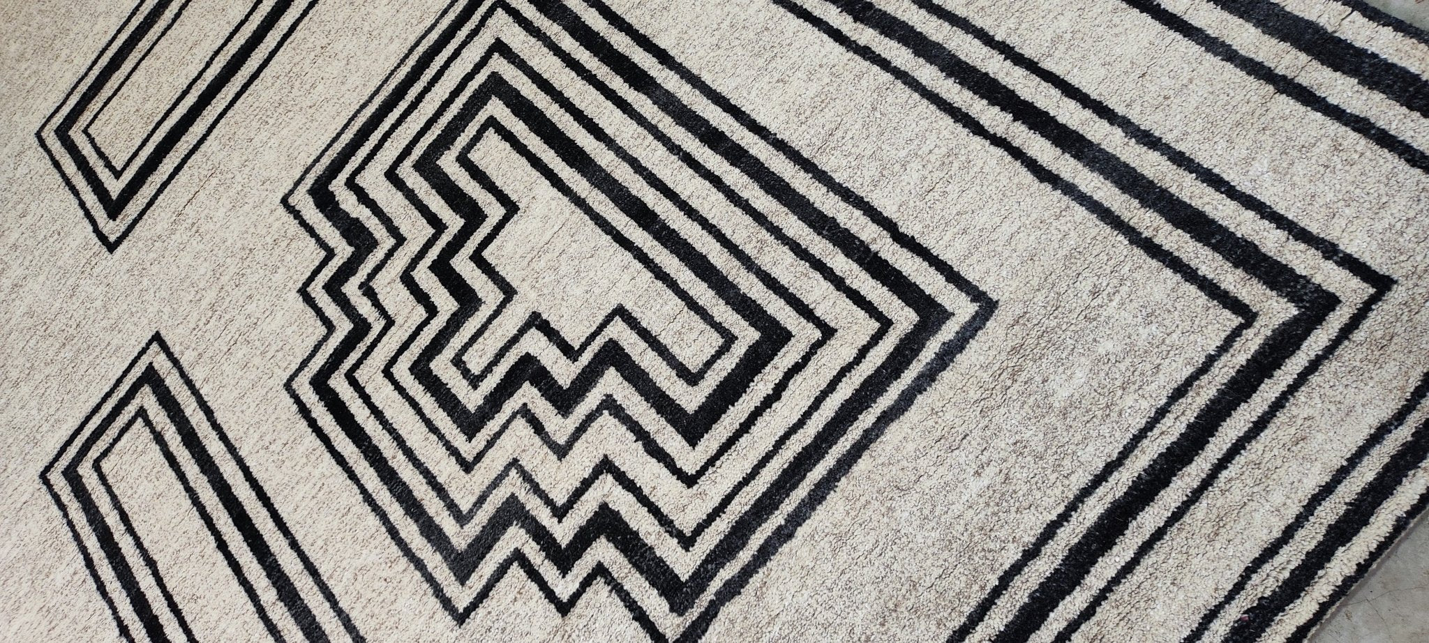 Bud 9x12 Hand-Knotted Beige & Dark Grey Modern | Banana Manor Rug Factory Outlet