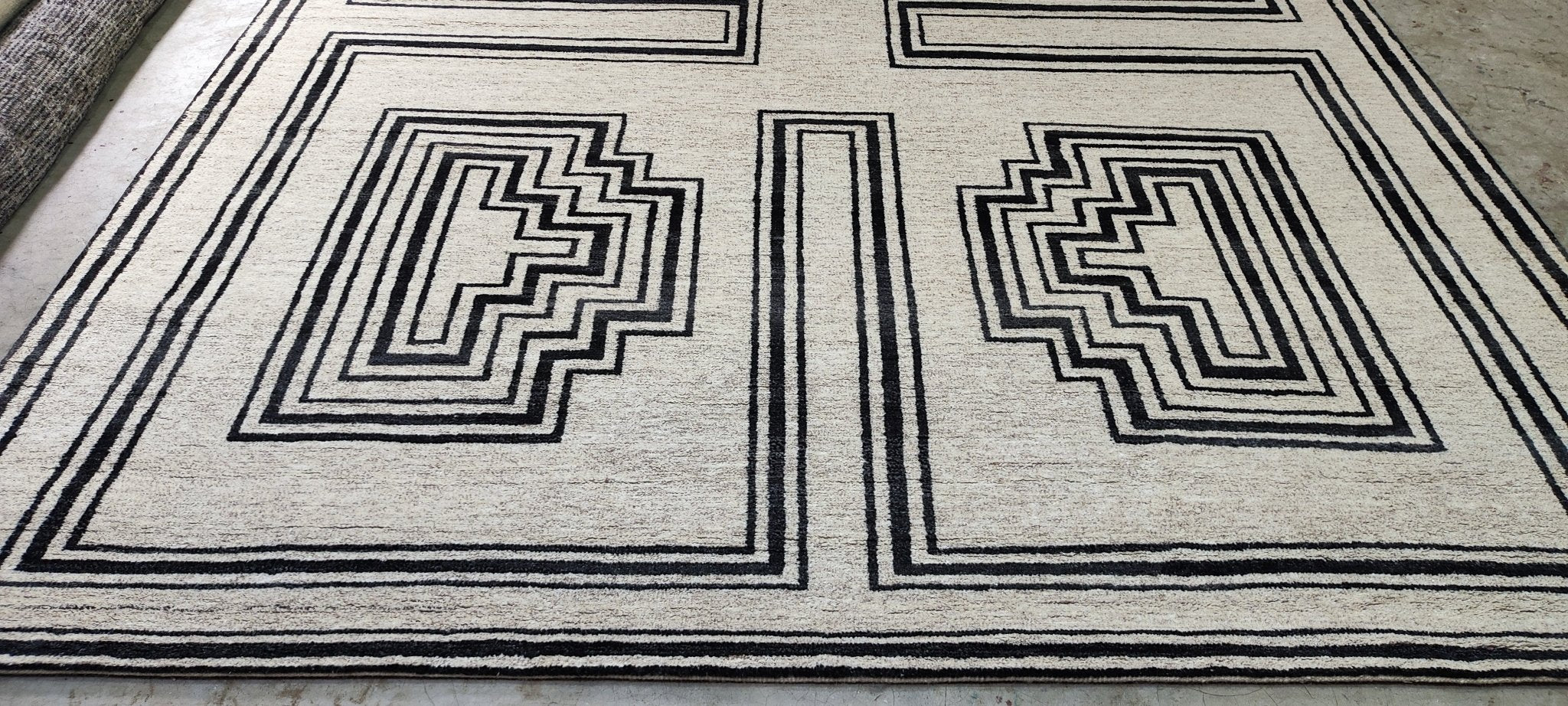 Bud 9x12 Hand-Knotted Beige & Dark Grey Modern | Banana Manor Rug Factory Outlet