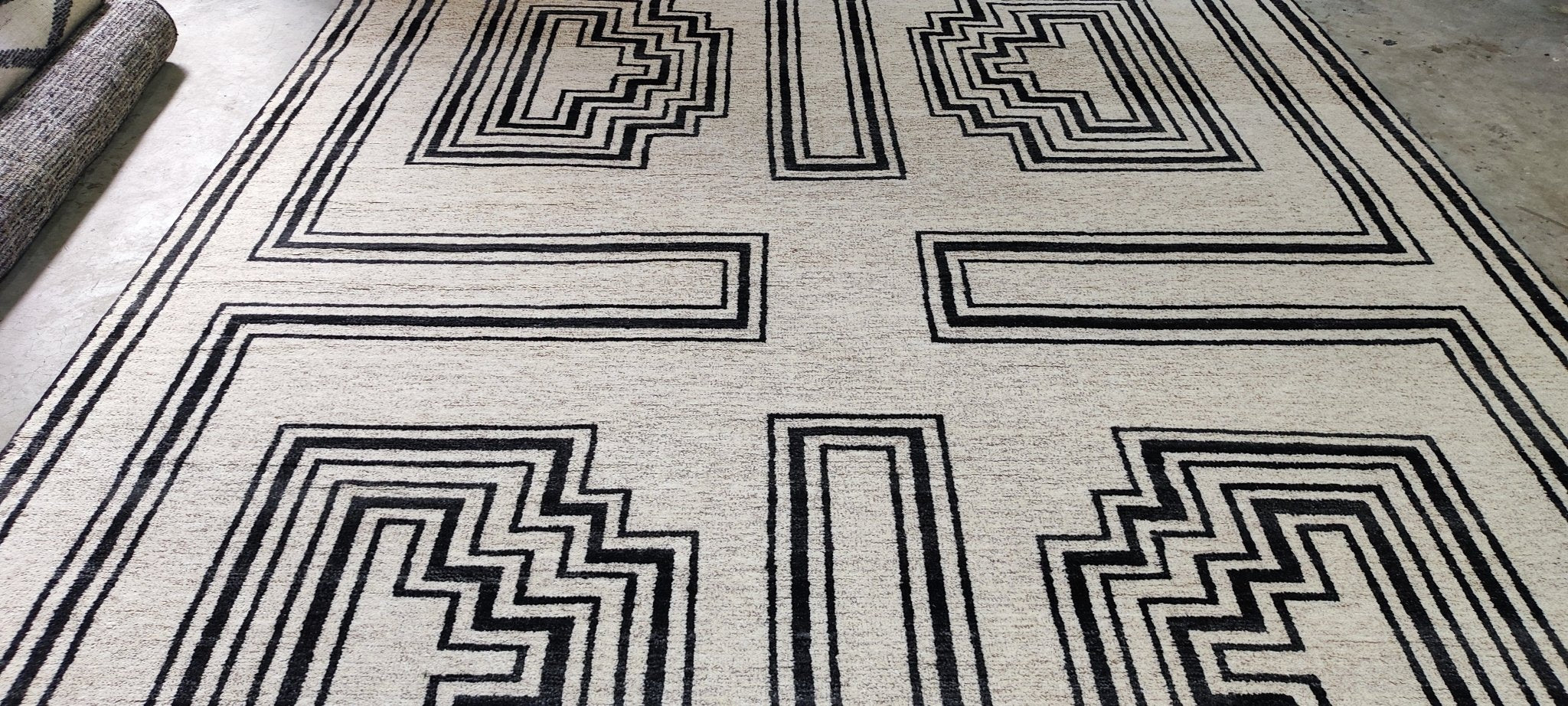 Bud 9x12 Hand-Knotted Beige & Dark Grey Modern | Banana Manor Rug Factory Outlet