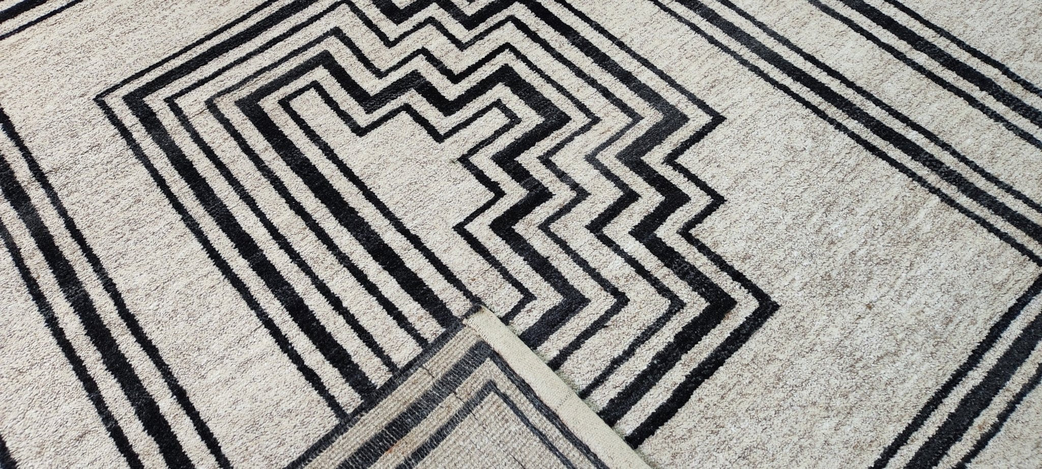 Bud 9x12 Hand-Knotted Beige & Dark Grey Modern | Banana Manor Rug Factory Outlet