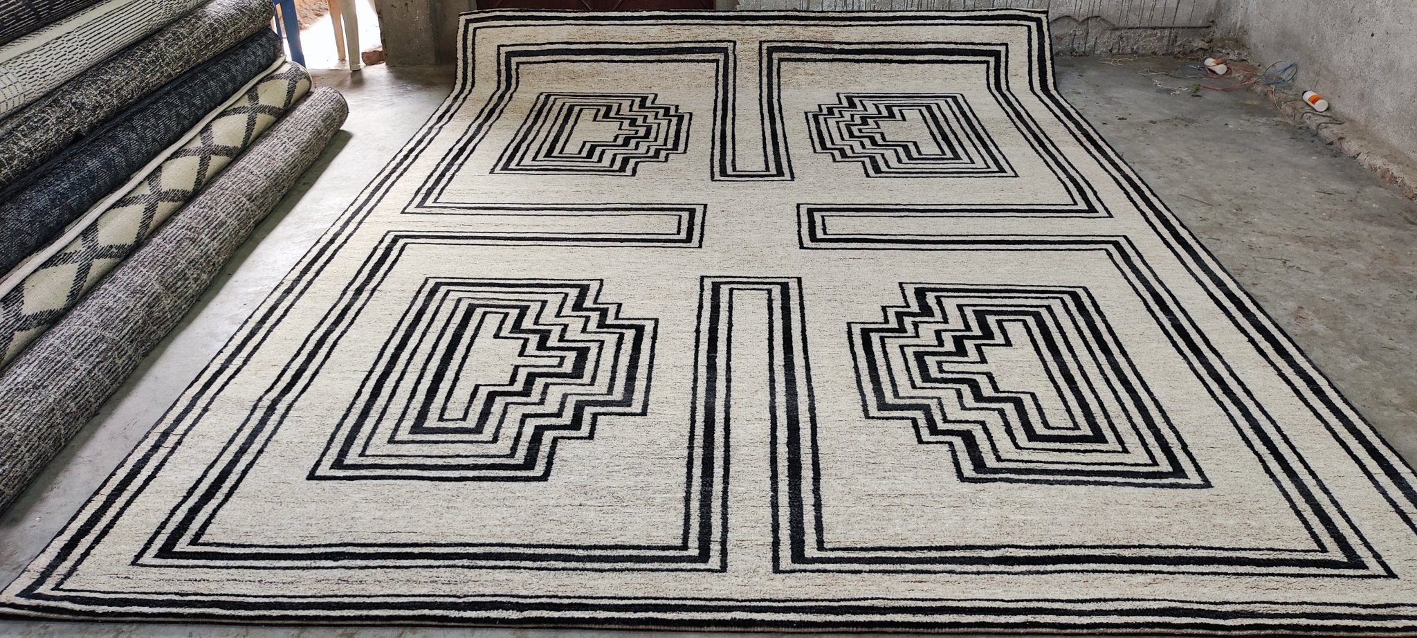 Bud 9x12 Hand-Knotted Beige & Dark Grey Modern | Banana Manor Rug Factory Outlet