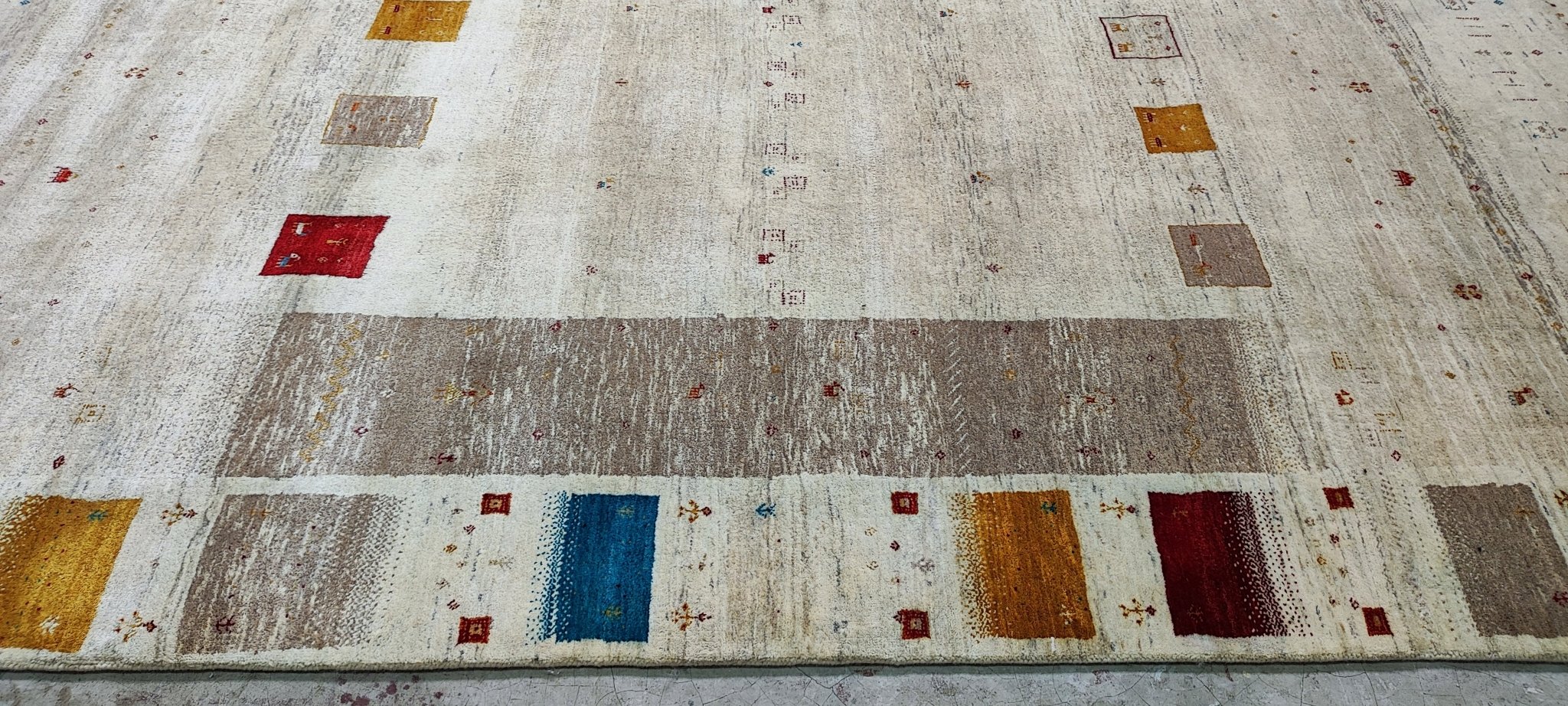 Carla Azar 6.6x10 Hand Knotted Beige Lori Buff | Banana Manor Rug Factory Outlet