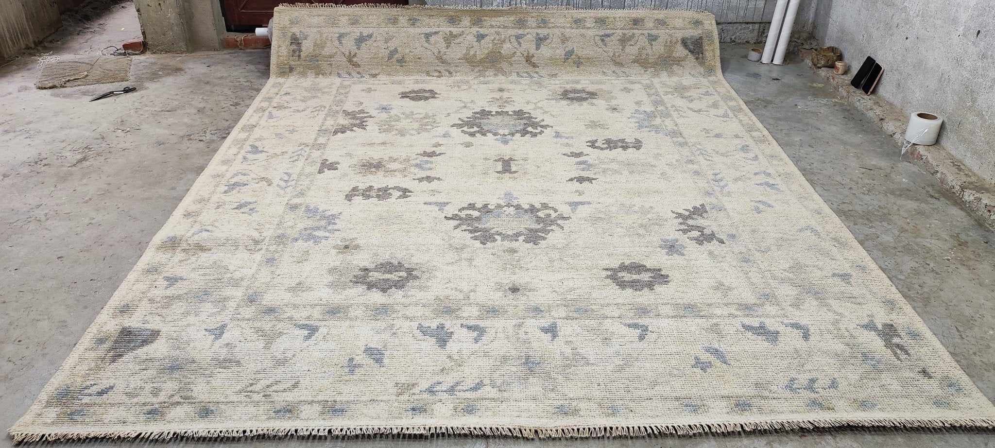 Carly 8.3x10 Hand Knotted Silver & Grey Oushak | Banana Manor Rug Factory Outlet