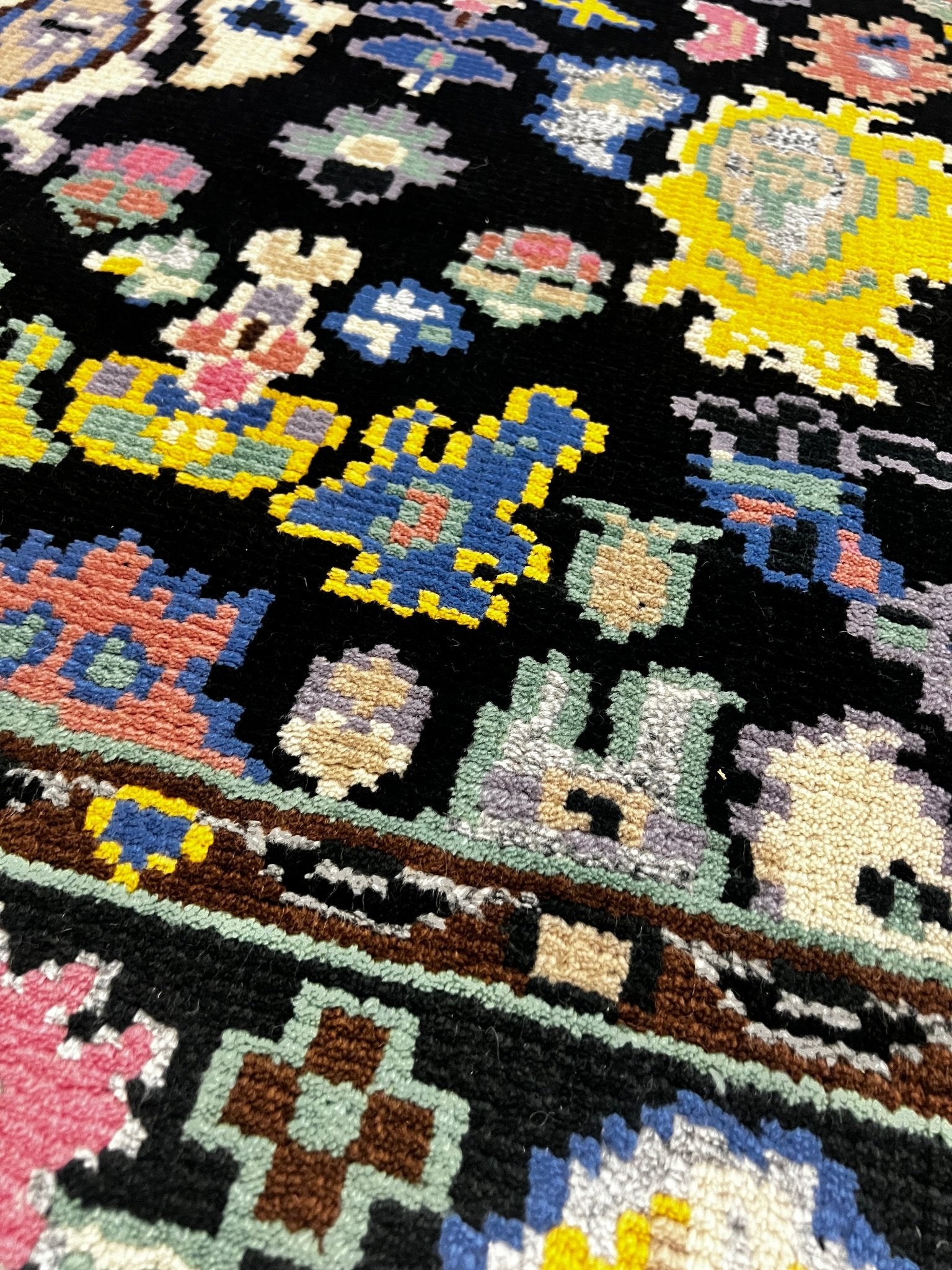 Celestina 3.9x5.9 Black Oushak | Banana Manor Rug Factory Outlet