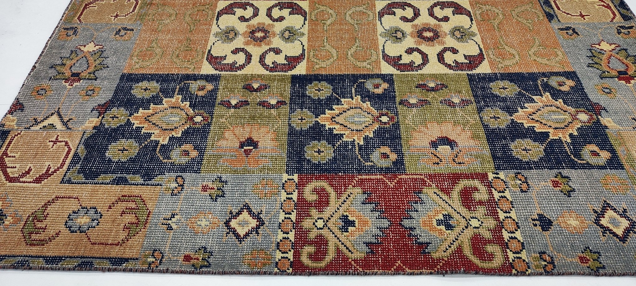 Chandler Bing 5.3x7.9 Hand-Knotted Brown Mix Patch Weave | Banana Manor Rug Factory Outlet