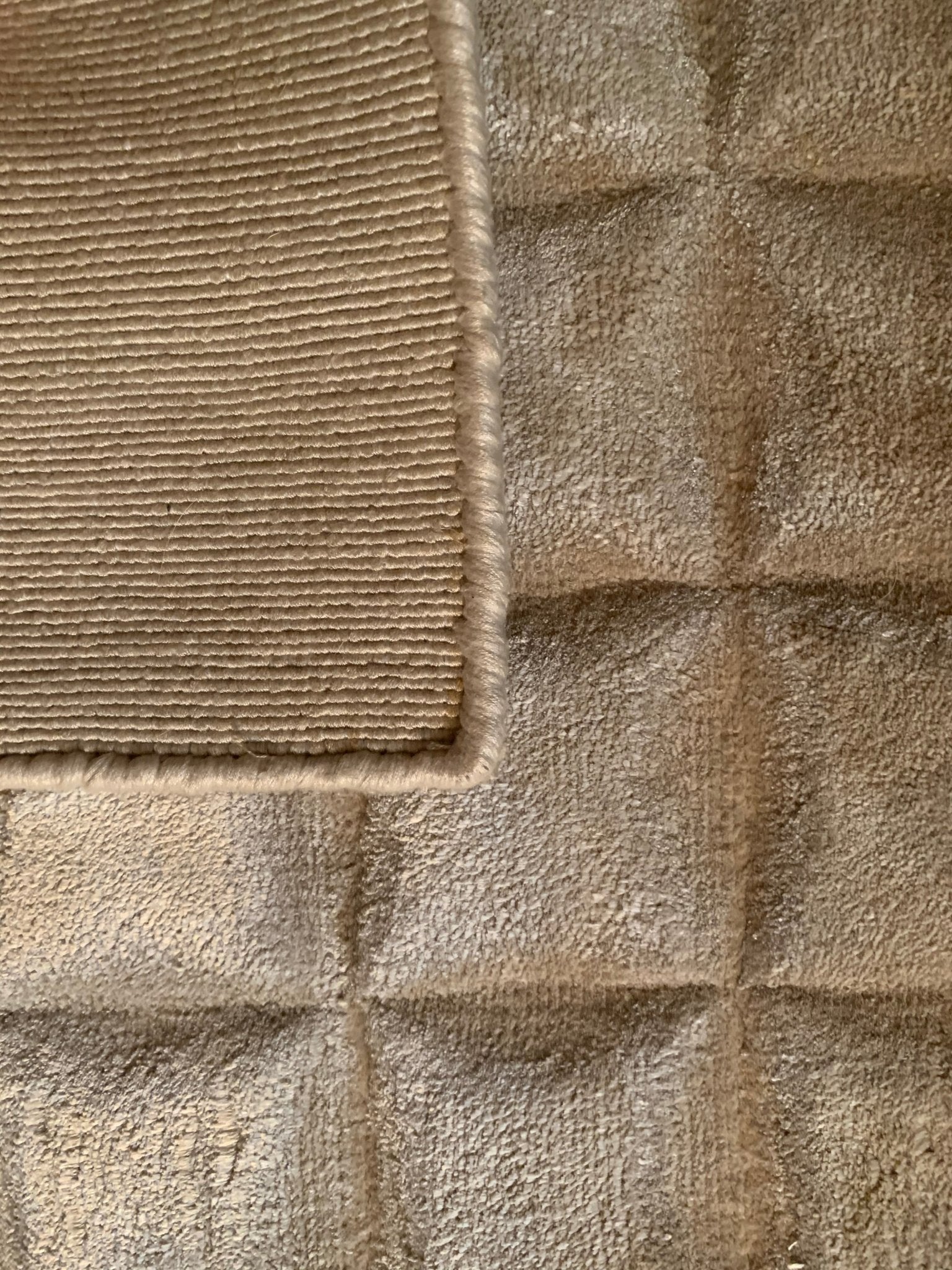 Charlie Creamy Tan Squares of Goodness Loom Knotted High-Low Viscose Rug | Banana Manor Rug Company