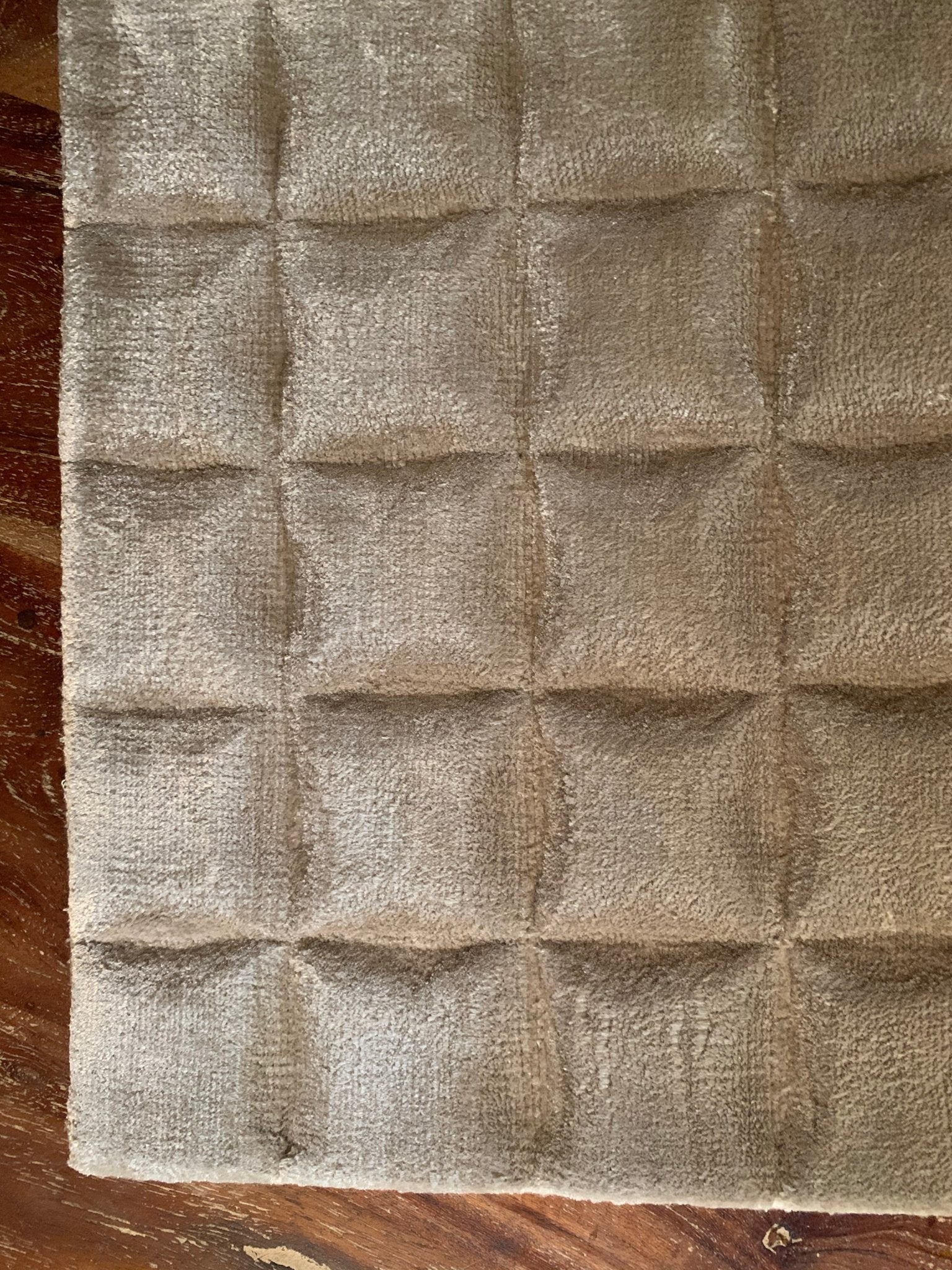 Charlie Creamy Tan Squares of Goodness Loom Knotted High-Low Viscose Rug | Banana Manor Rug Company