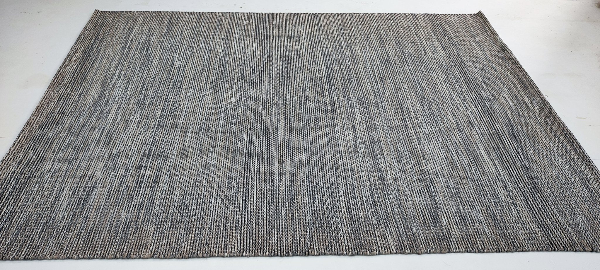 Chewbacchus 5.6x7.6 Handwoven Grey Textured Durrie | Banana Manor Rug Factory Outlet