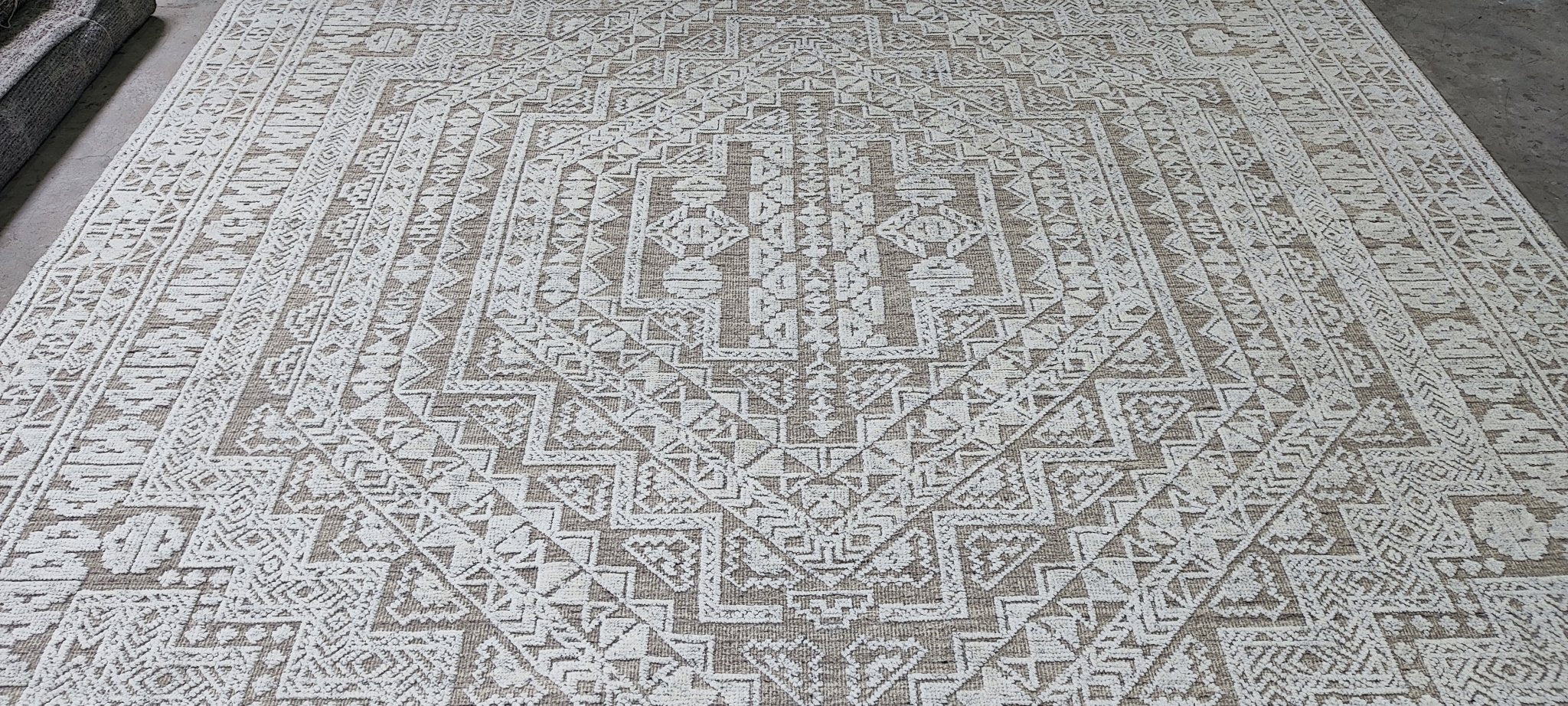 Claude 9x12 Hand-Knotted Silver & Grey Modern | Banana Manor Rug Factory Outlet