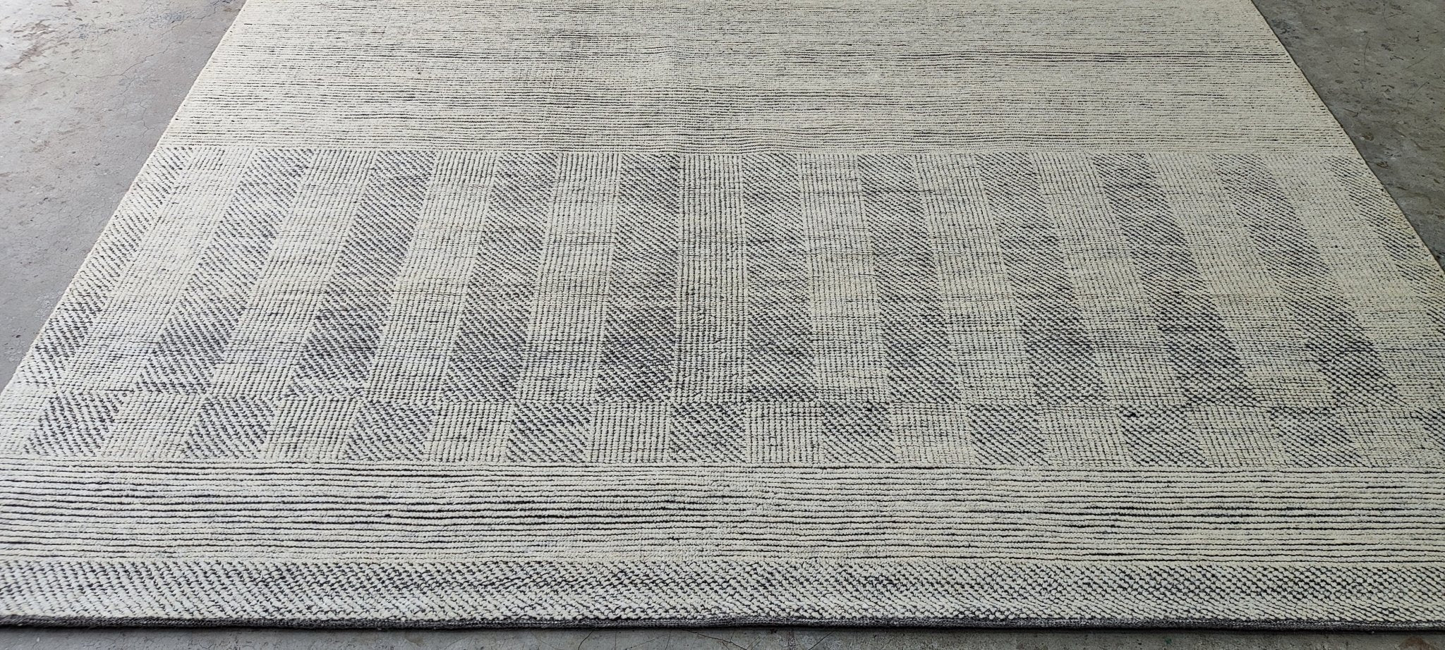 Cole 8.6x10 Hand-Knotted Silver & Grey Pile | Banana Manor Rug Factory Outlet