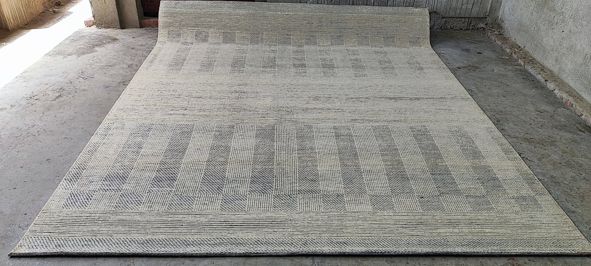 Cole 8.6x10 Hand-Knotted Silver & Grey Pile | Banana Manor Rug Factory Outlet