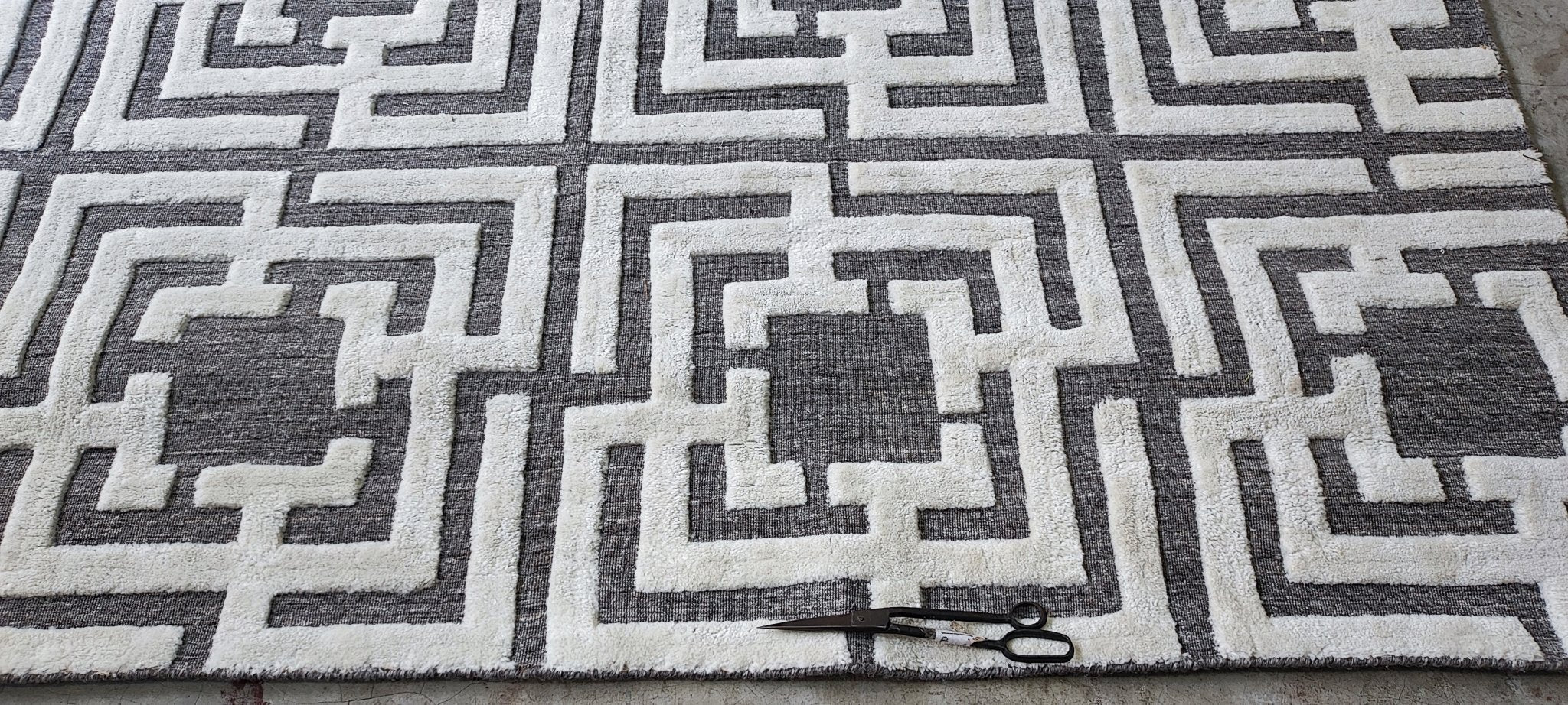 Cole 8x10 Hand-Knotted Grey & White Modern | Banana Manor Rug Factory Outlet