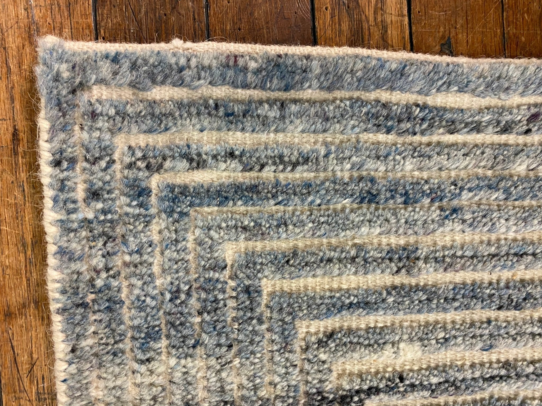 'Concentric 2' Hand-Knotted High Low Rug - Light Blue and Cream | Banana Manor Rug Factory Outlet