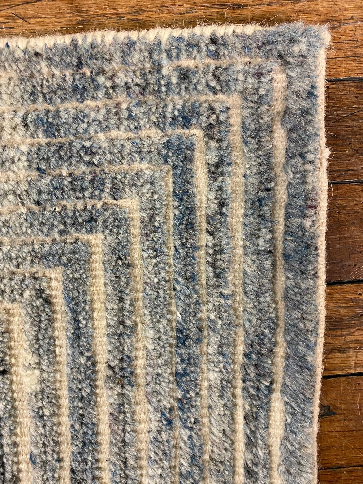 'Concentric 2' Hand-Knotted High Low Rug - Light Blue and Cream | Banana Manor Rug Factory Outlet