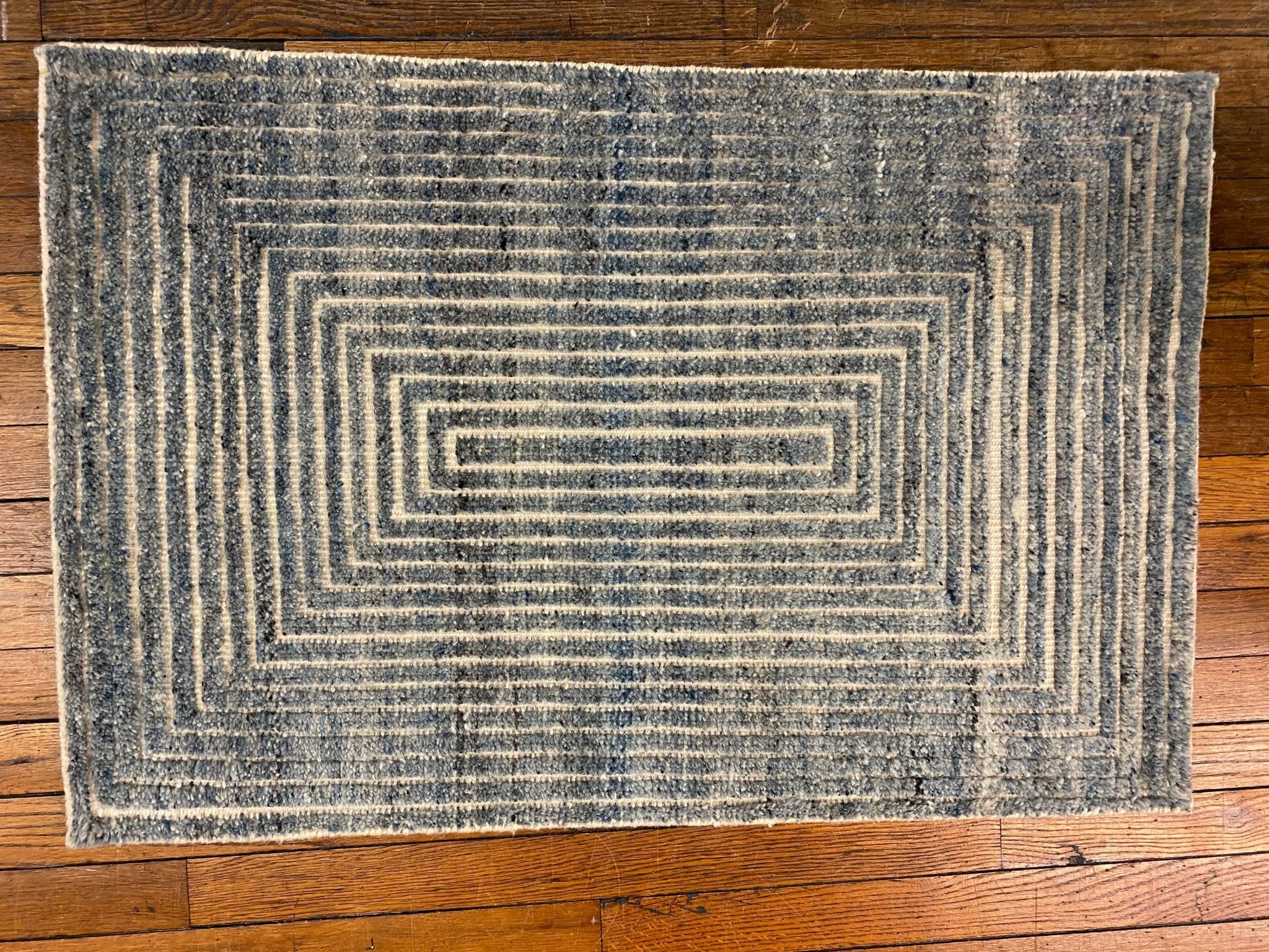 'Concentric 2' Hand-Knotted High Low Rug - Light Blue and Cream | Banana Manor Rug Factory Outlet