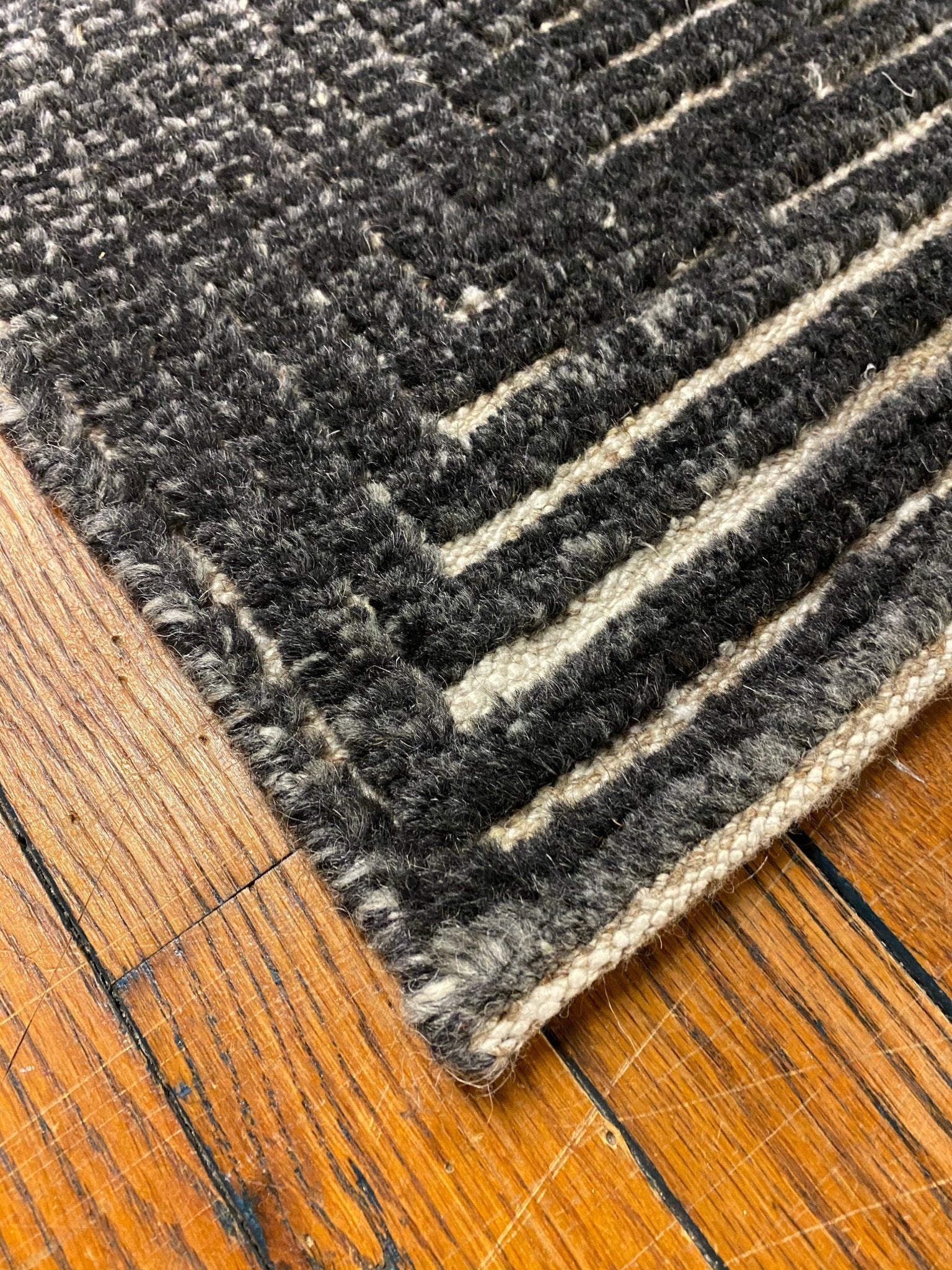 'Concentric 3' Hand-Knotted High Low Rug - Dark Grey, Black, Cream | Banana Manor Rug Factory Outlet
