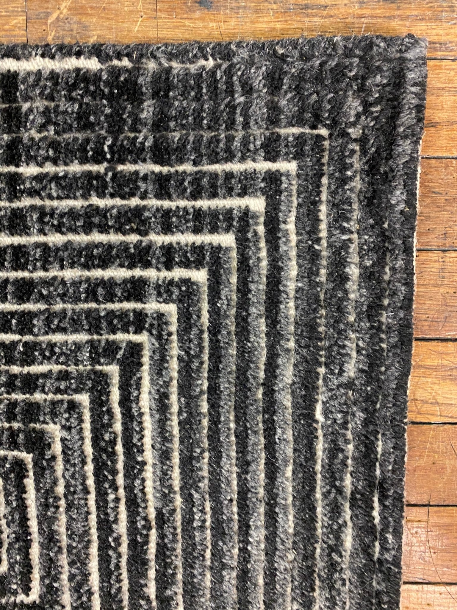 'Concentric 5' Hand-Knotted High Low Rug - Black, Grey, Cream | Banana Manor Rug Factory Outlet