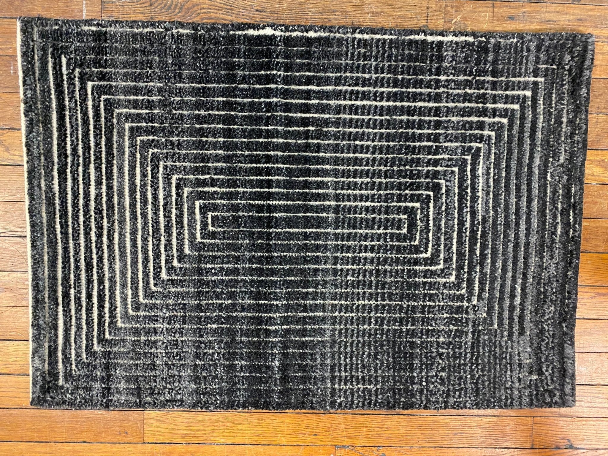 'Concentric 5' Hand-Knotted High Low Rug - Black, Grey, Cream | Banana Manor Rug Factory Outlet