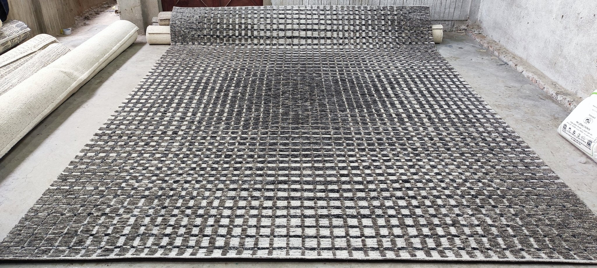 Connery 9x12 Hand-Knotted Silver & Grey Modern | Banana Manor Rug Factory Outlet