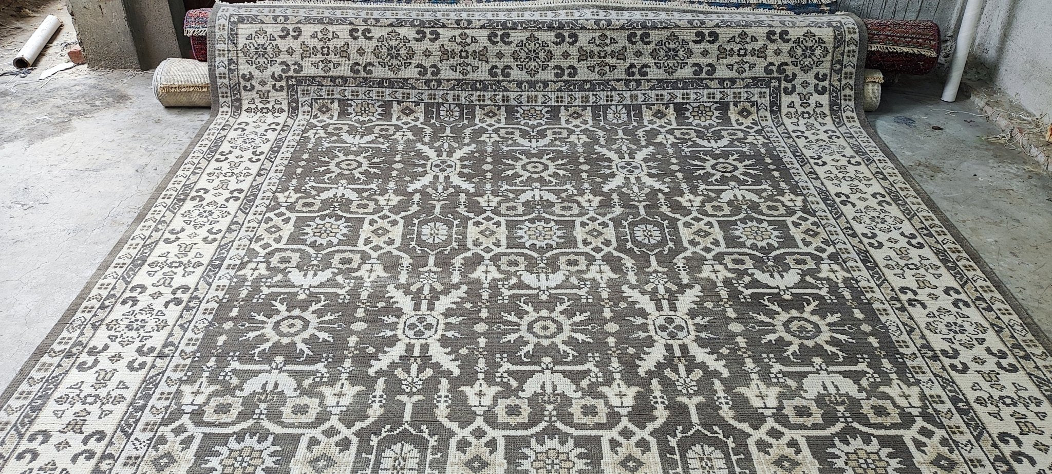 Corin 8.9x11.9 Hand Knotted Grey & Ivory All Over | Banana Manor Rug Factory Outlet