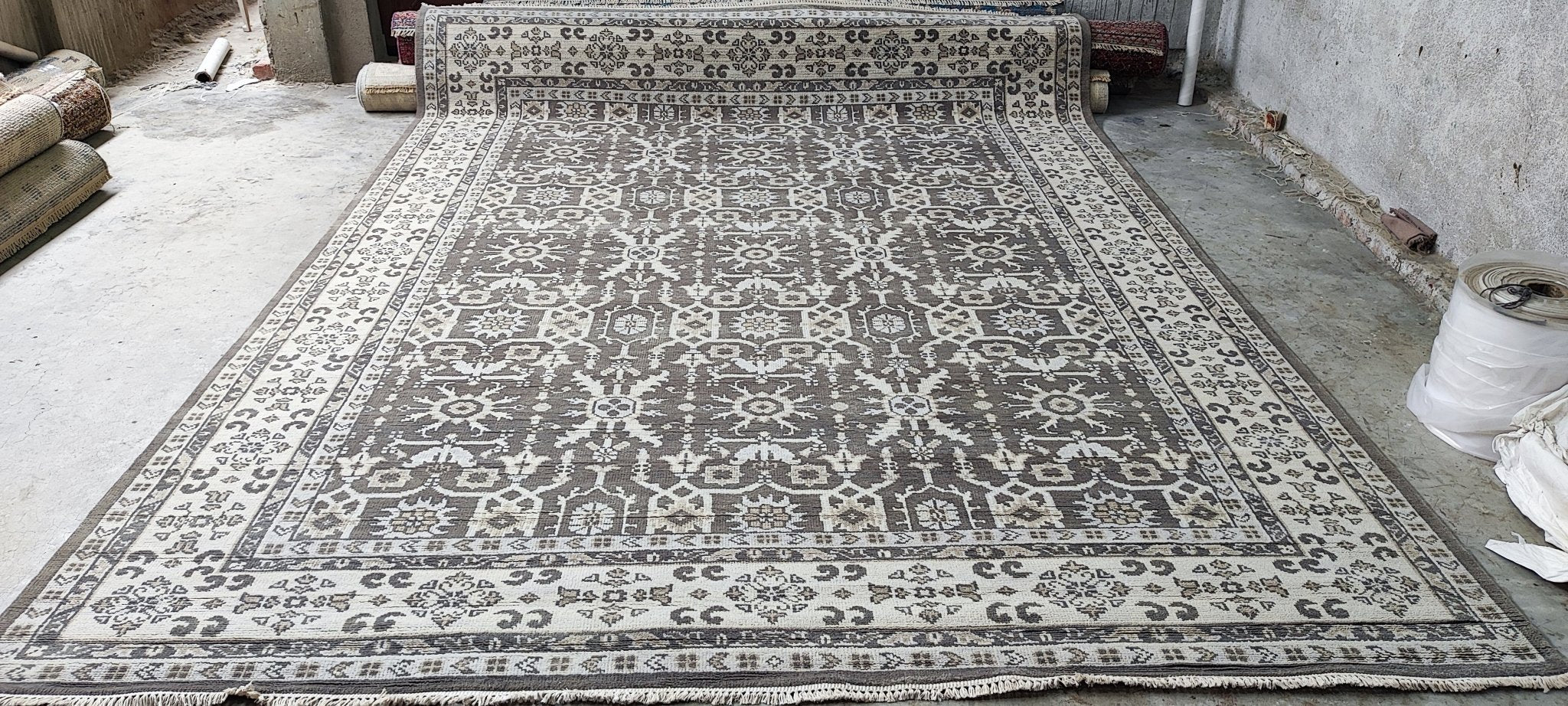 Corin 8.9x11.9 Hand Knotted Grey & Ivory All Over | Banana Manor Rug Factory Outlet