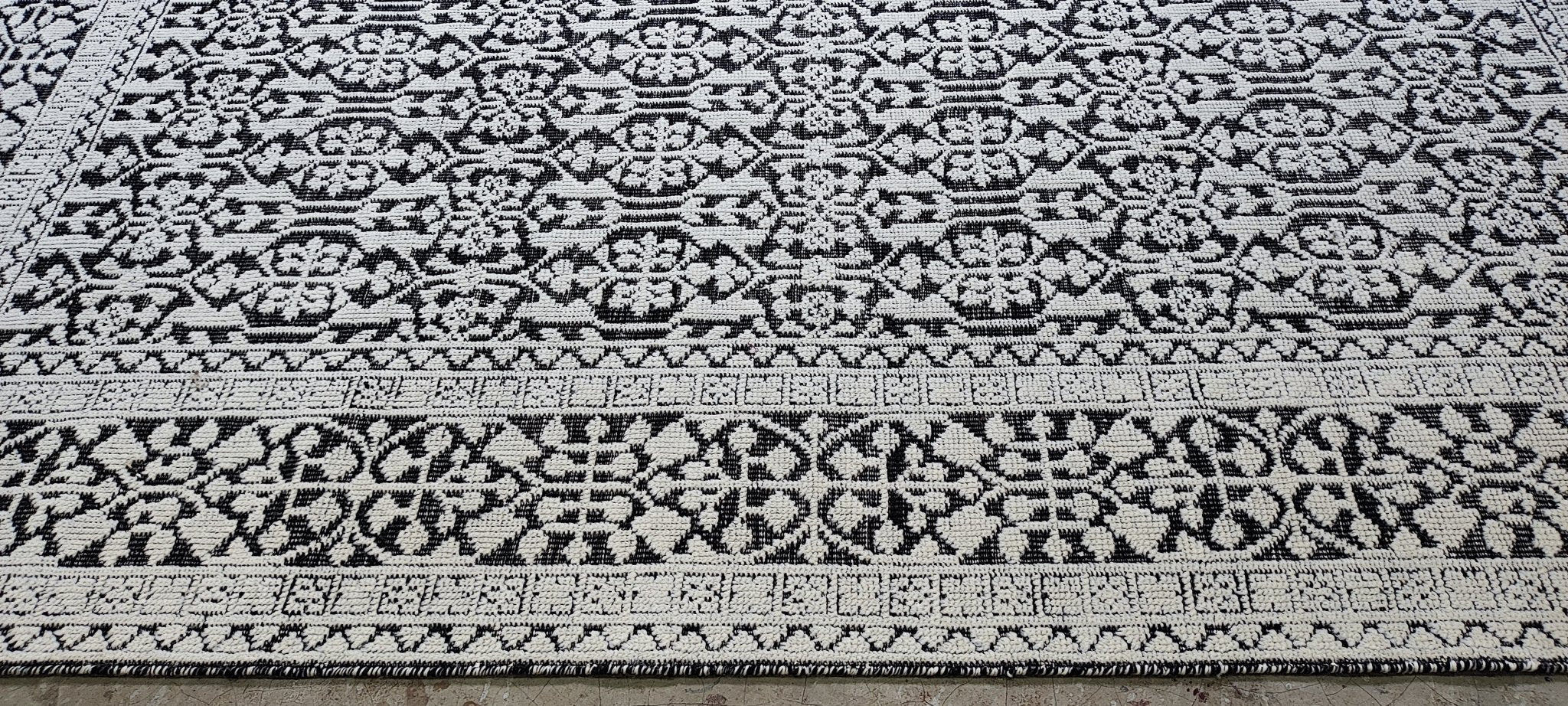 Corina 6x9 Black & Ivory High Low Hand Knotted | Banana Manor Rug Factory Outlet