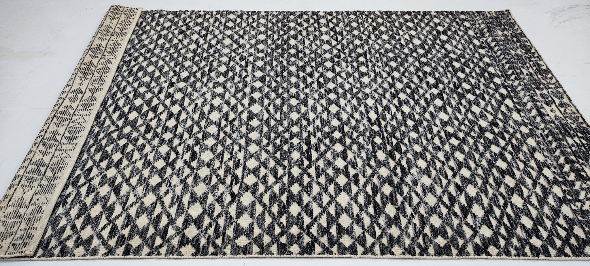 Courteney Cox 5x8 Hand-Knotted Grey High Low | Banana Manor Rug Factory Outlet