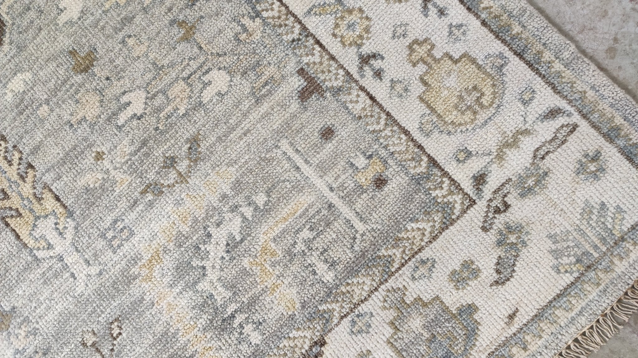 Danae 8.3x10 Grey and Ivory Hand-Knotted Oushak Rug | Banana Manor Rug Company