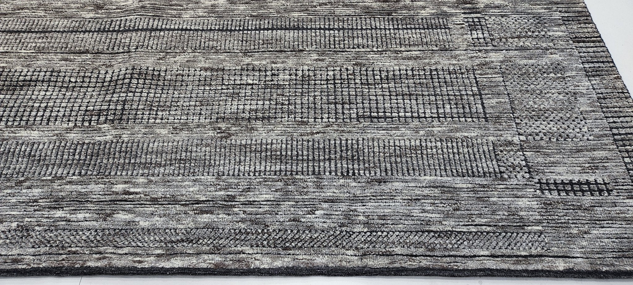Dobson 8.3x10 Hand-Knotted Silver & Grey High Low | Banana Manor Rug Factory Outlet