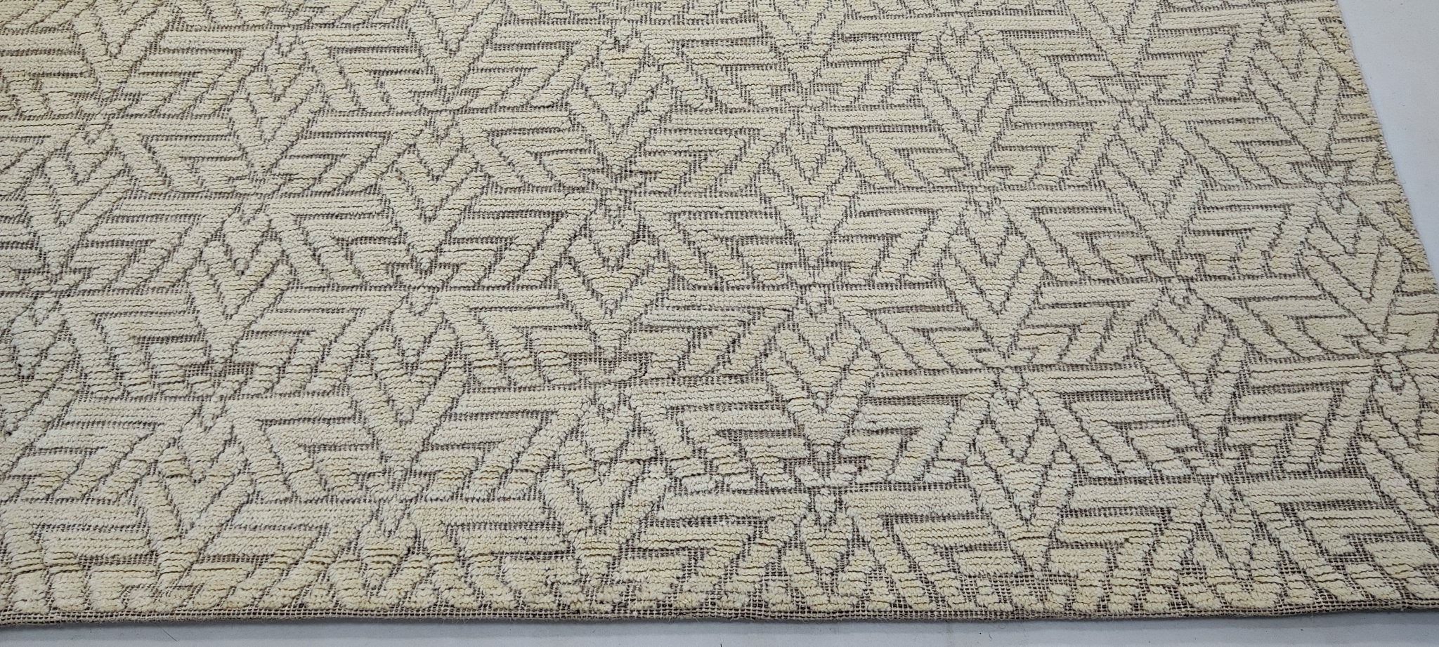 Don 8x10 Hand-Knotted Ivory High Low | Banana Manor Rug Factory Outlet