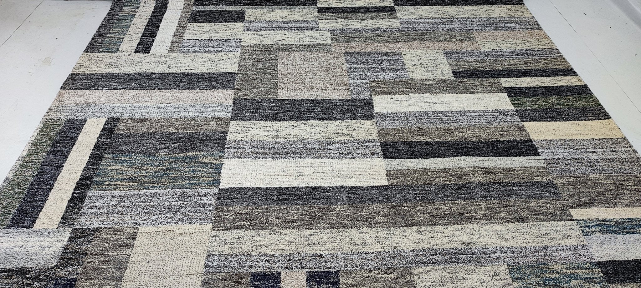 Dr. Hasseldorf 7.9x10 Hand-Knotted Brown & Beige Geometrical | Banana Manor Rug Factory Outlet