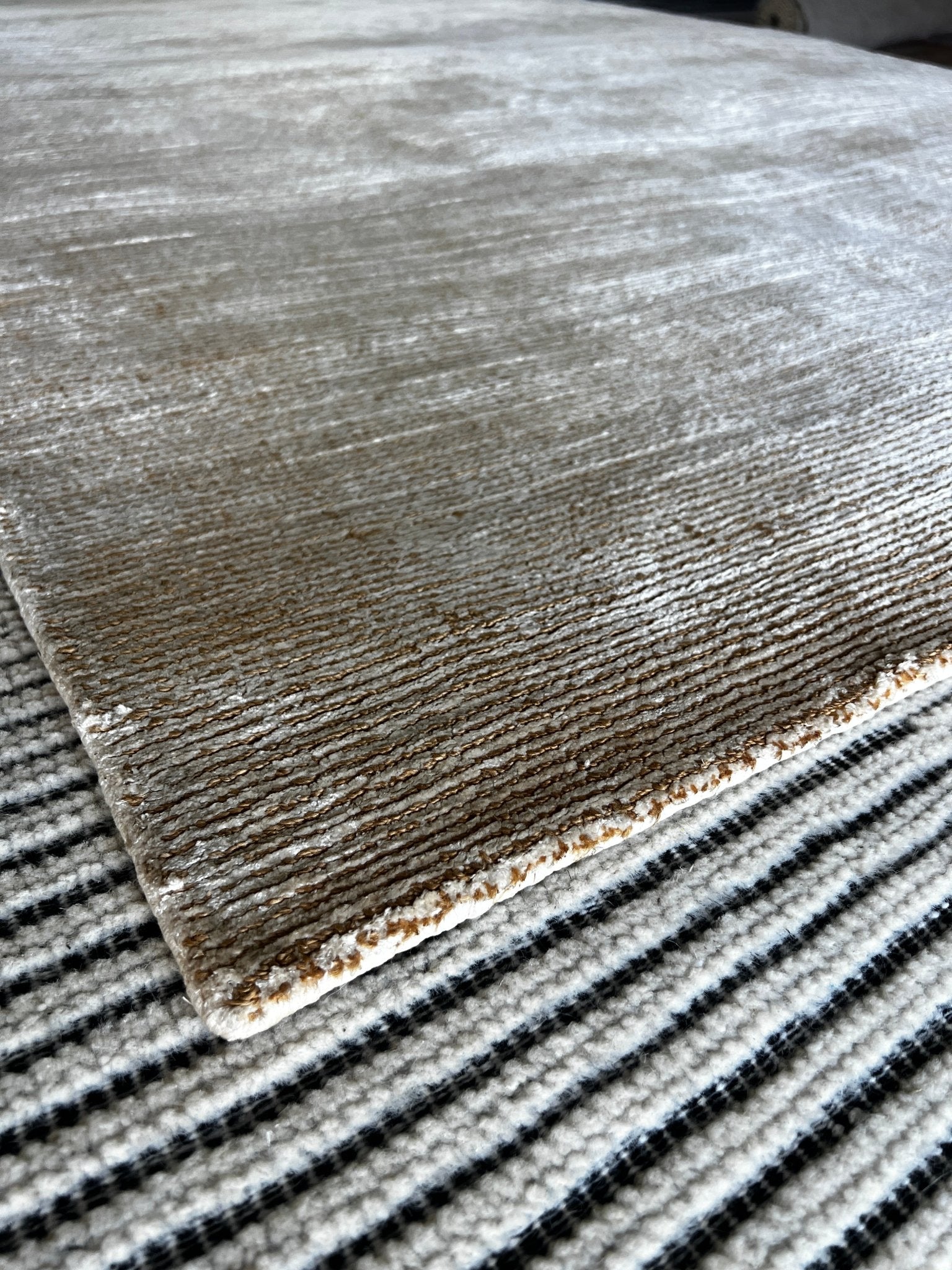 Edouard 4.6x6.6 Handwoven Blended Cut Pile Carpet | Banana Manor Rug Factory Outlet