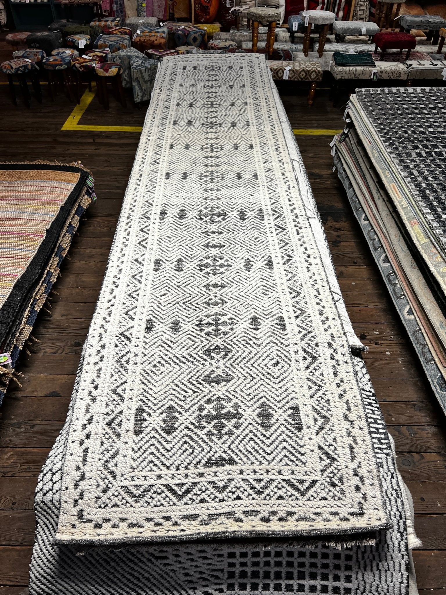 Elvis 2.9x12 Hand-Knotted Ivory & Grey Cut Pile Runner | Banana Manor Rug Factory Outlet