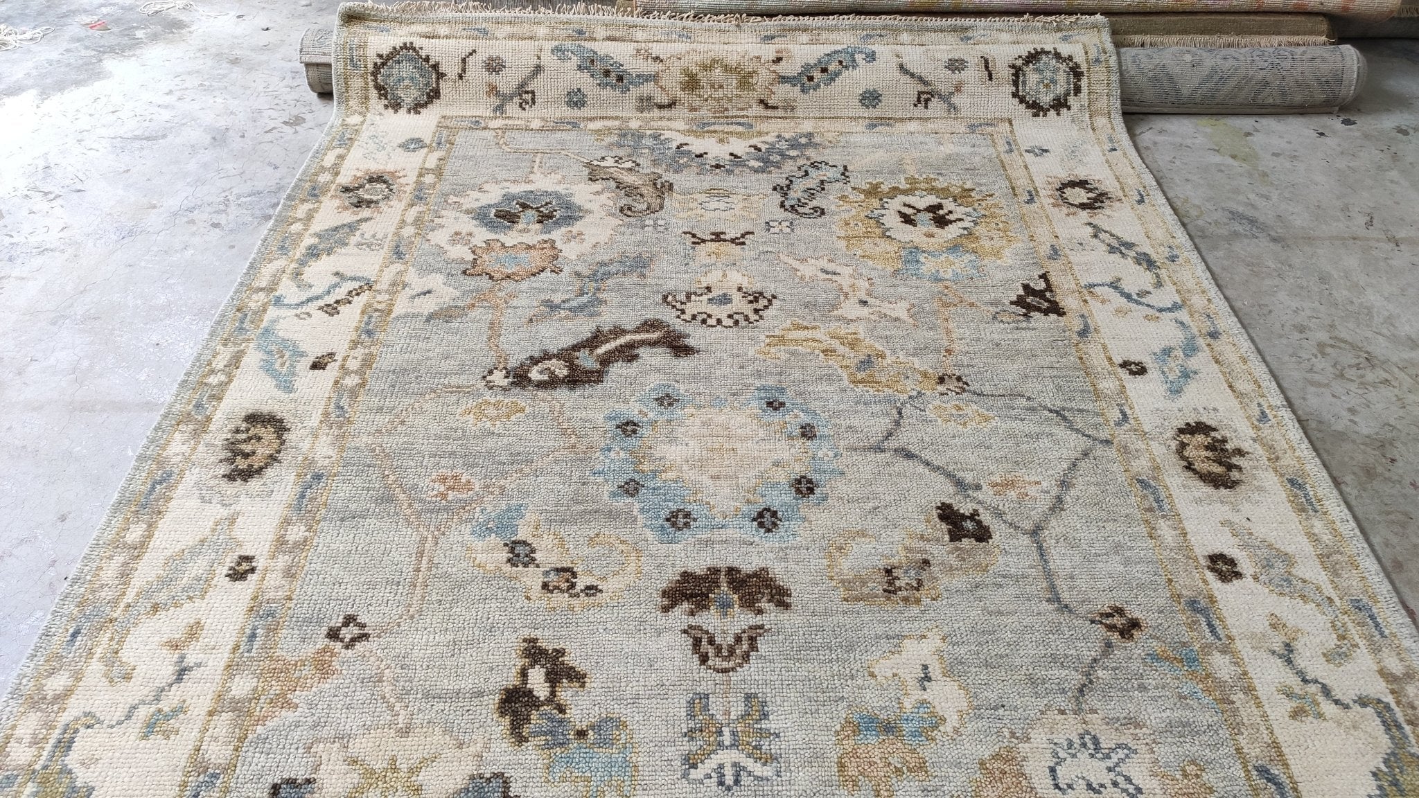 Emily Browning 6x9 Light Grey and Ivory Hand-Knotted Oushak Rug | Banana Manor Rug Company