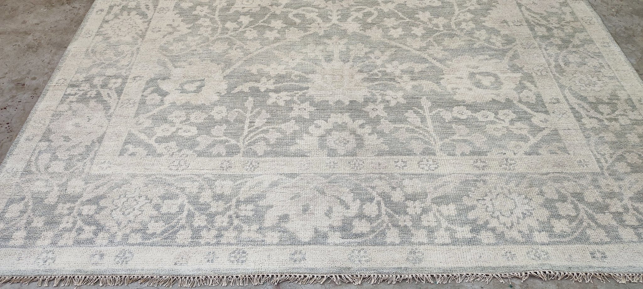 Emily Browning Hand-Knotted Oushak Rug Aqua and Silver 8x10.3 | Banana Manor Rug Company