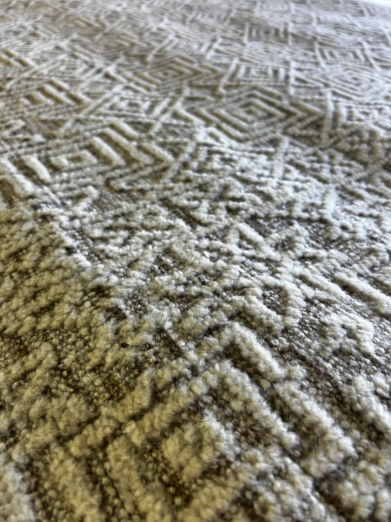 Erik 7.9x10 Hand-Knotted Ivory & Grey Cut Pile | Banana Manor Rug Factory Outlet