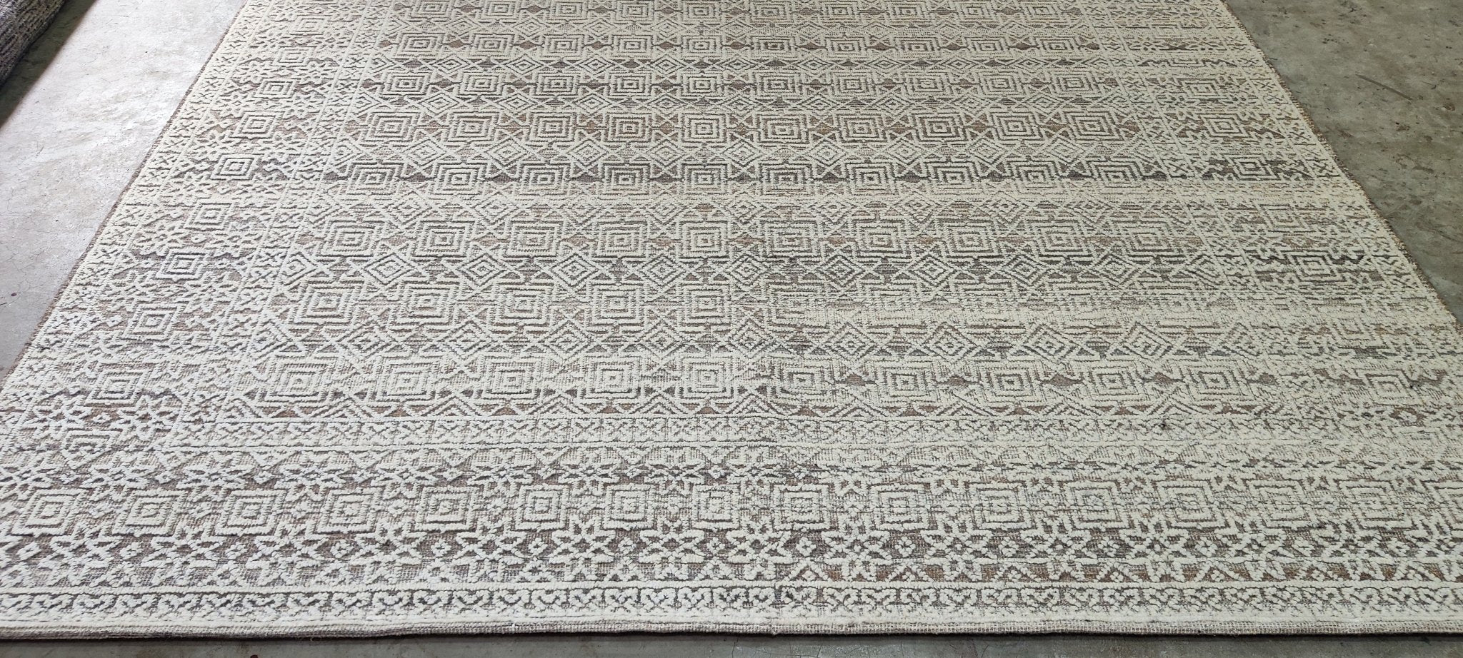 Erik 7.9x10 Hand-Knotted Ivory & Grey Cut Pile | Banana Manor Rug Factory Outlet