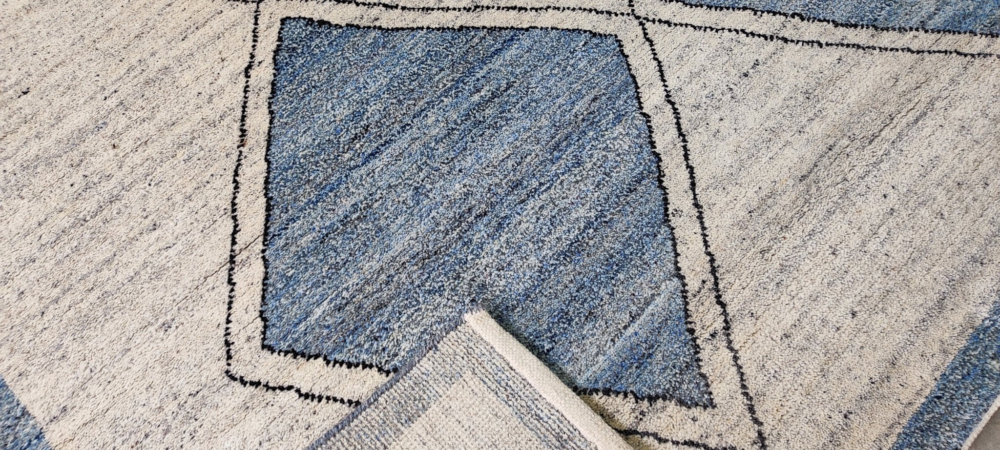 Erik 8x10 Hand-Knotted Beige & Blue Pile | Banana Manor Rug Factory Outlet