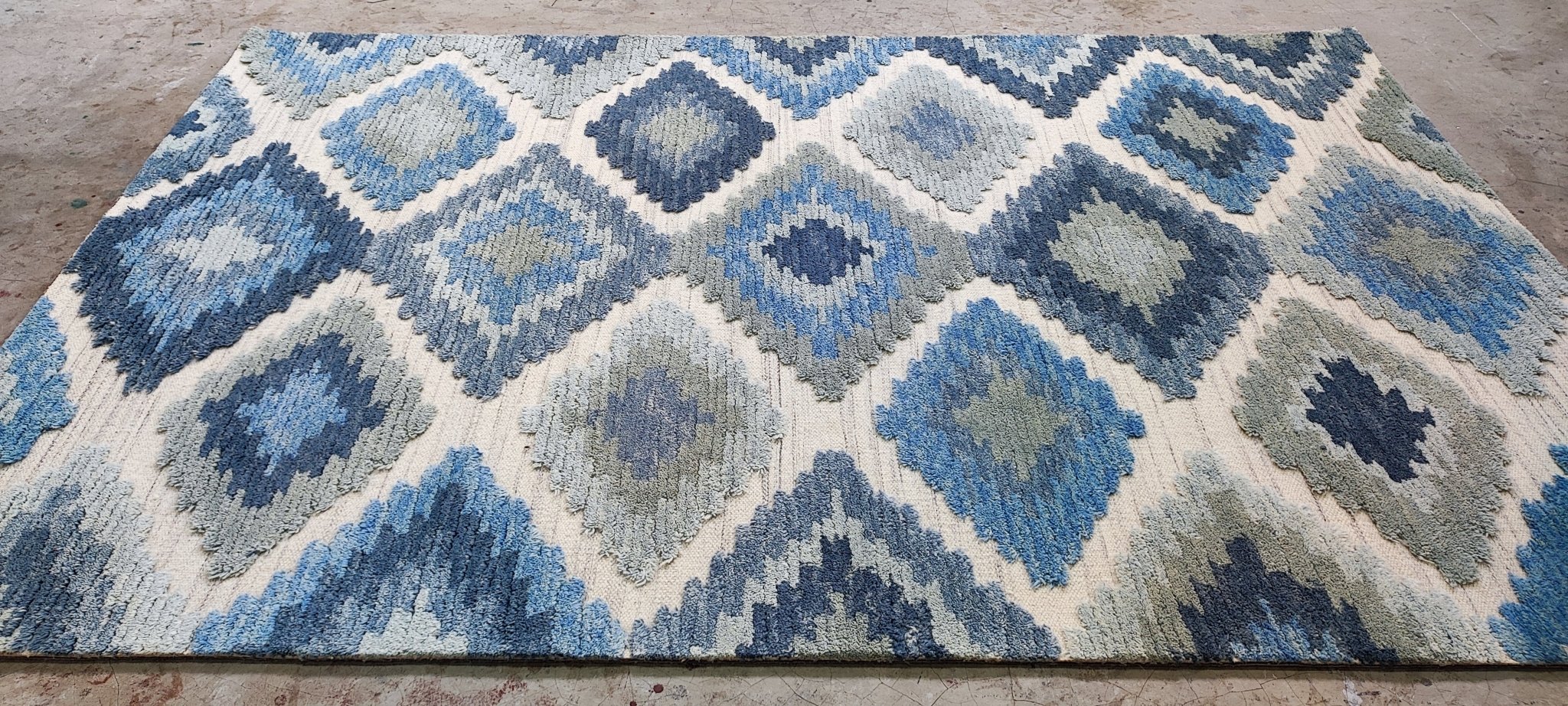 Erin Rose 5x7.9 Handwoven Blue & Ivory High Low | Banana Manor Rug Factory Outlet