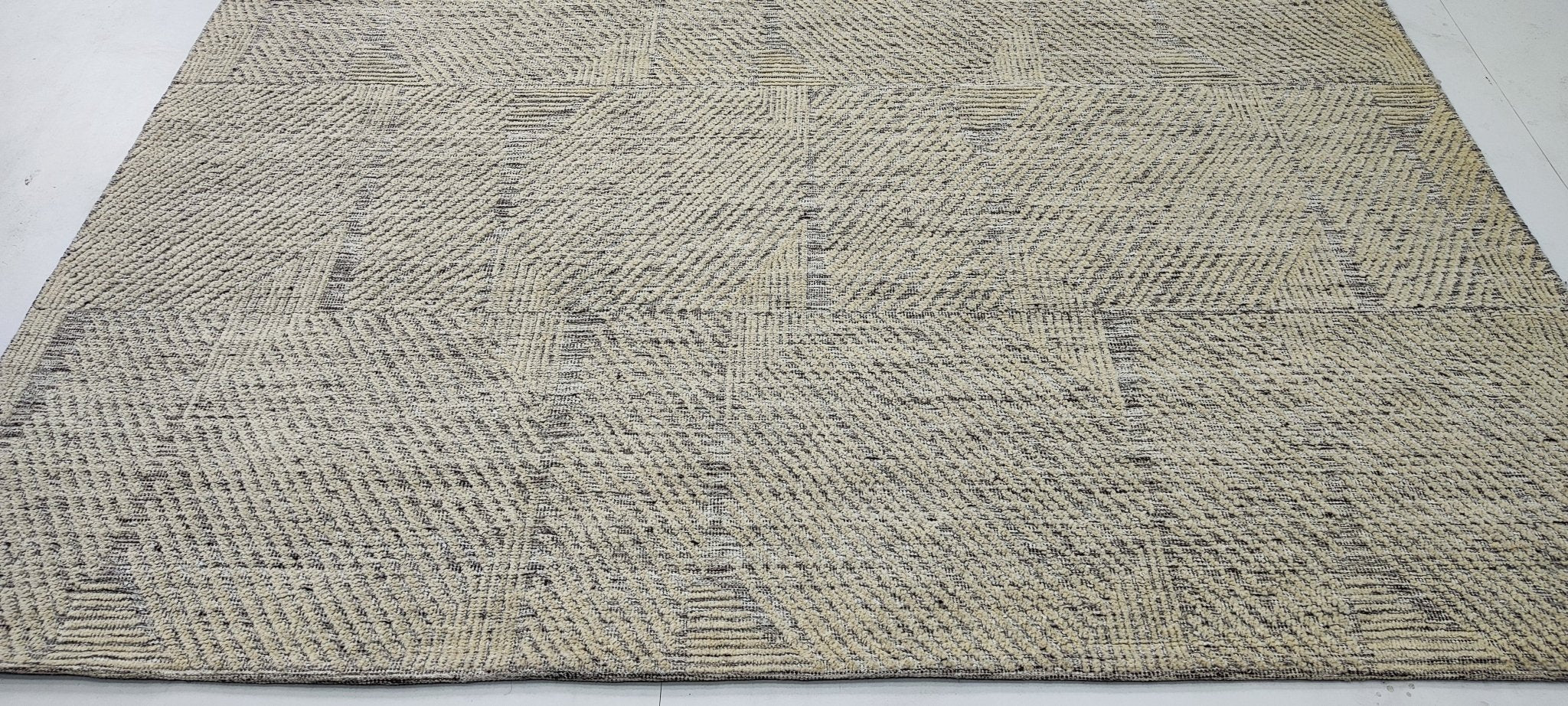 Esperanza 7.9x9.9 Hand-Knotted Grey & Silver High Low | Banana Manor Rug Factory Outlet