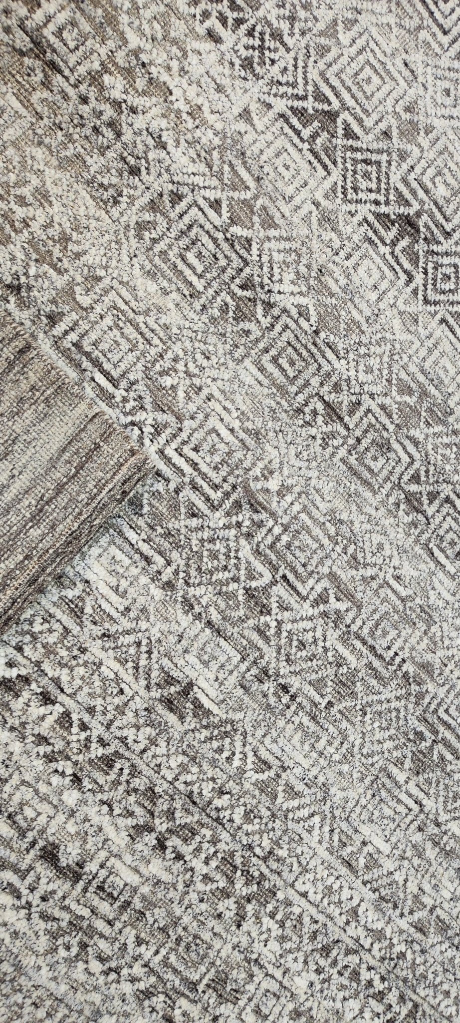 Evan 8.3x10 Hand-Knotted Ivory & Grey Cut Pile | Banana Manor Rug Factory Outlet