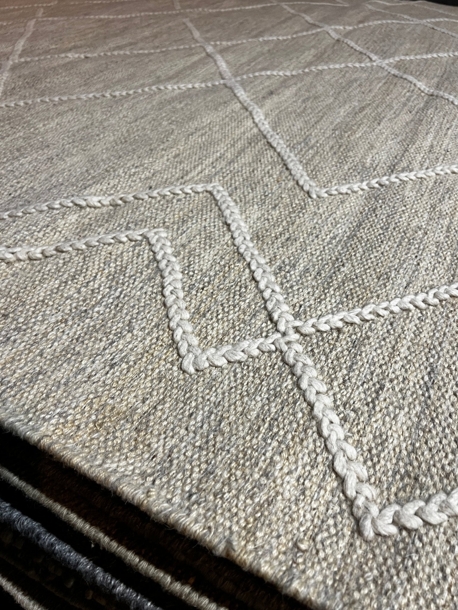 Finn O'Leary 8.3x10 Beige and Cream Handwoven Modern Durrie Rug | Banana Manor Rug Factory Outlet